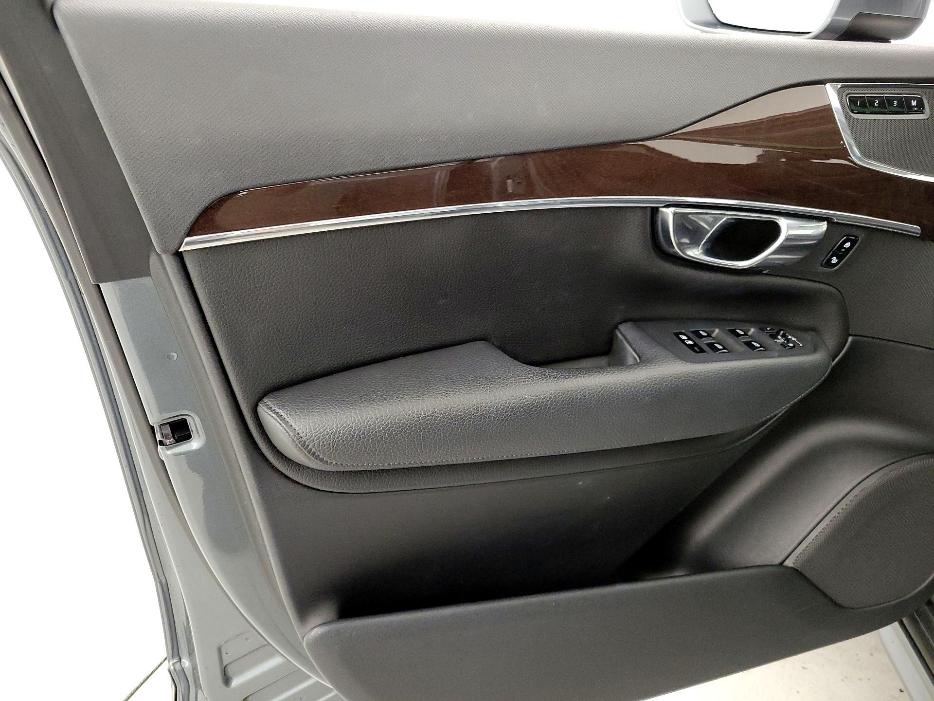 Thumbnail: 2018 Volvo XC90 - 12