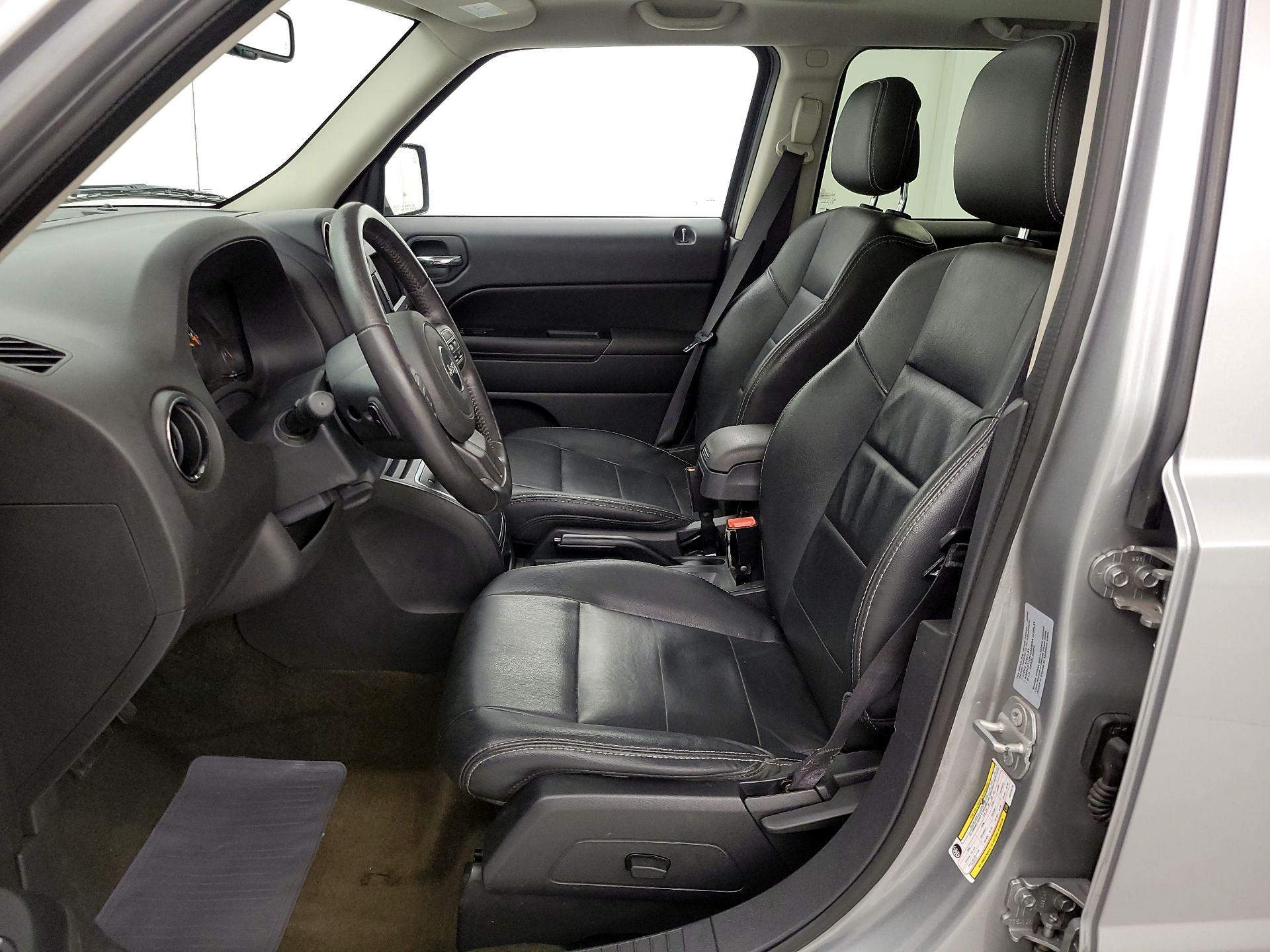 Thumbnail: 2016 Jeep Patriot - 11