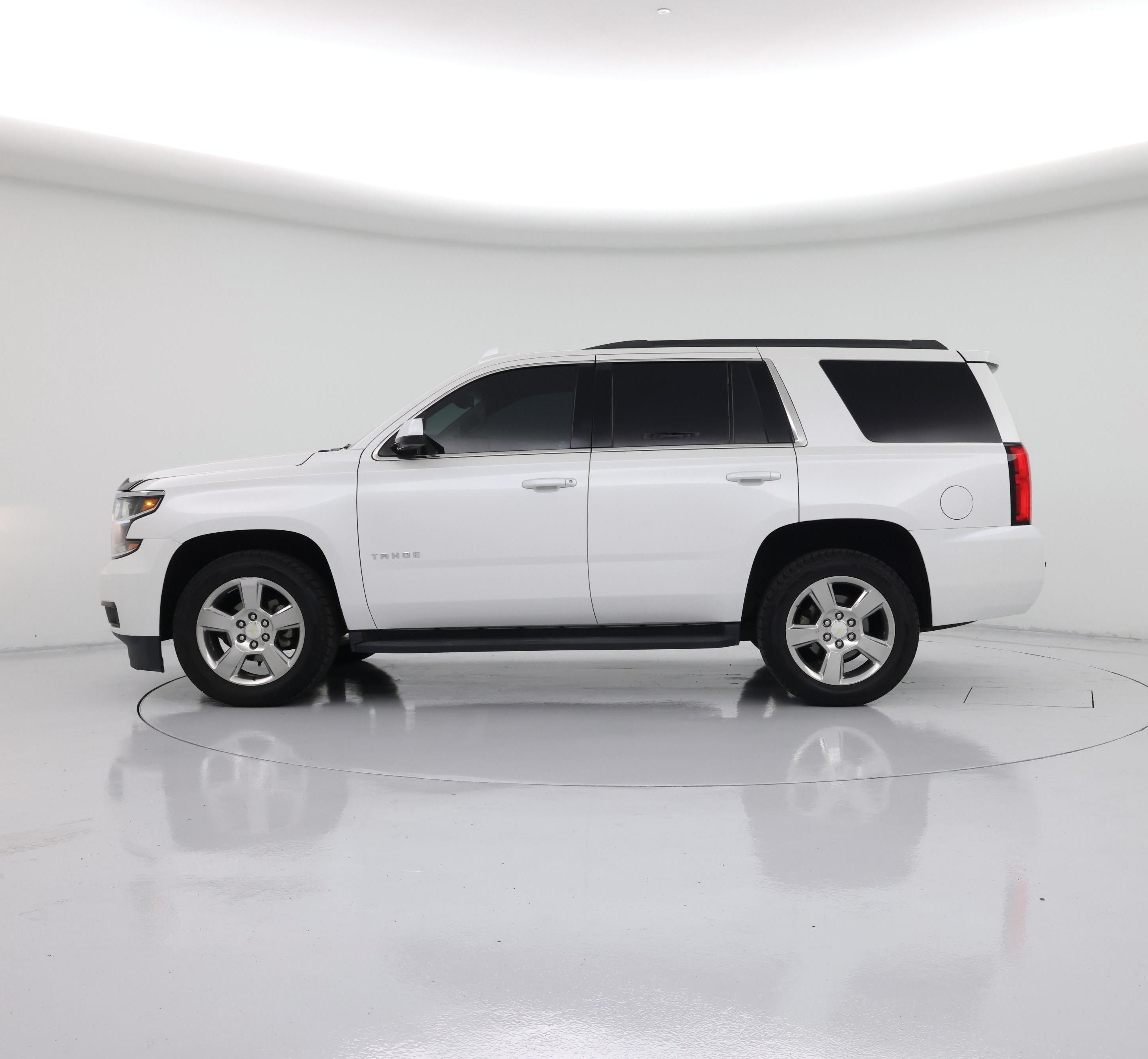 Thumbnail: 2017 Chevrolet Tahoe - 3