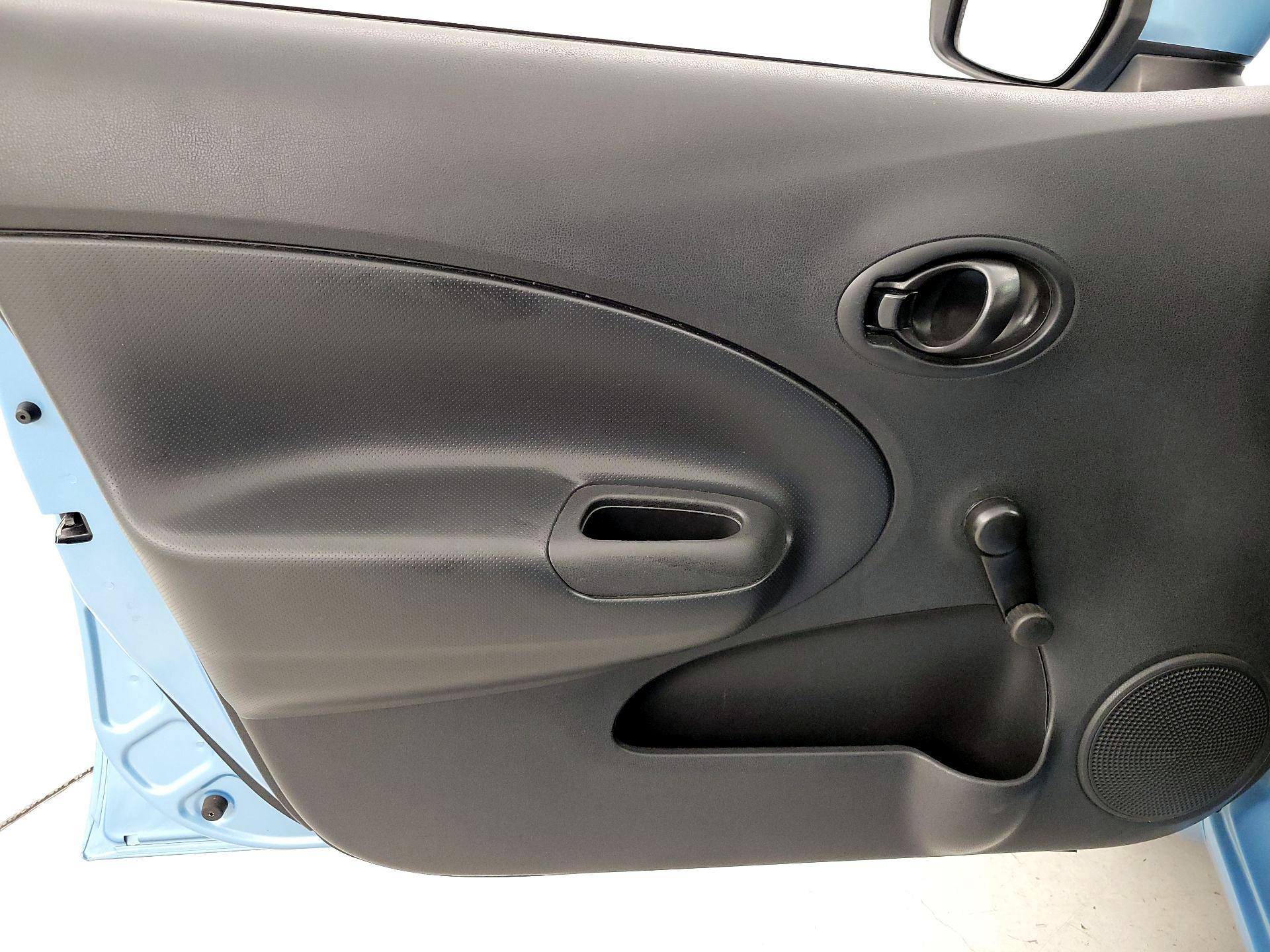 Thumbnail: 2015 Nissan Versa Note - 12