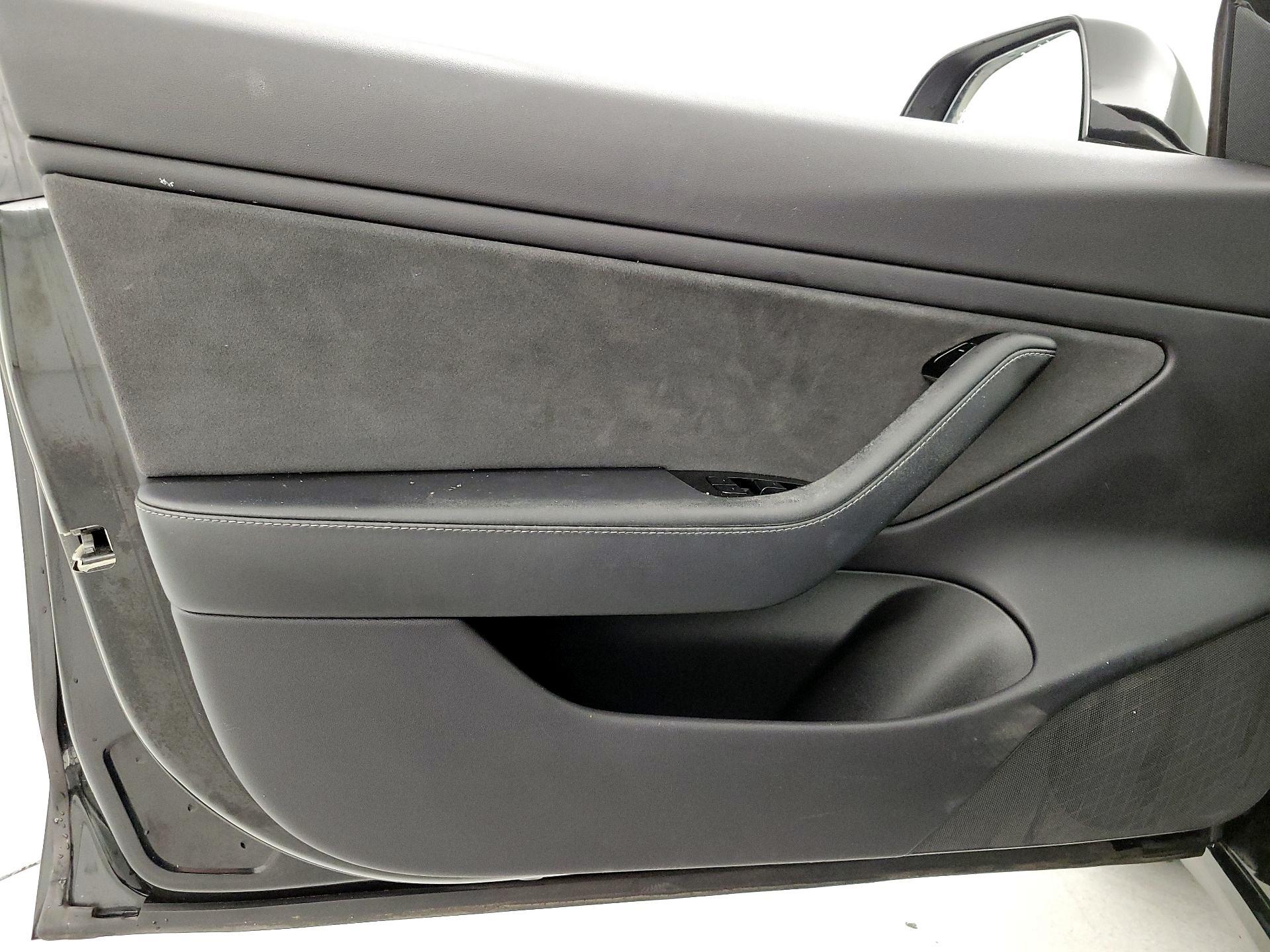 Thumbnail: 2019 Tesla Model 3 - 12