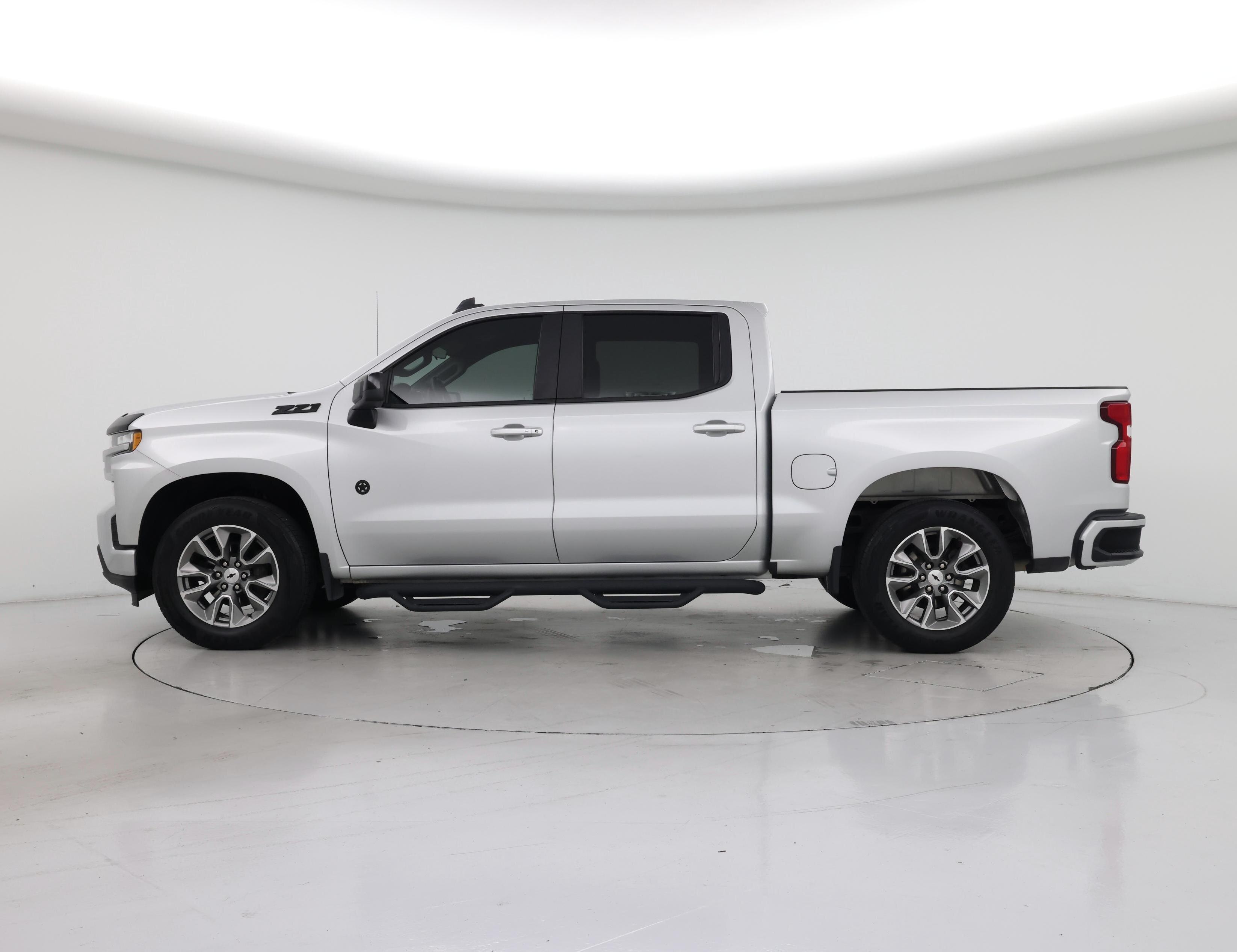 Thumbnail: 2020 Chevrolet Silverado 1500 - 3