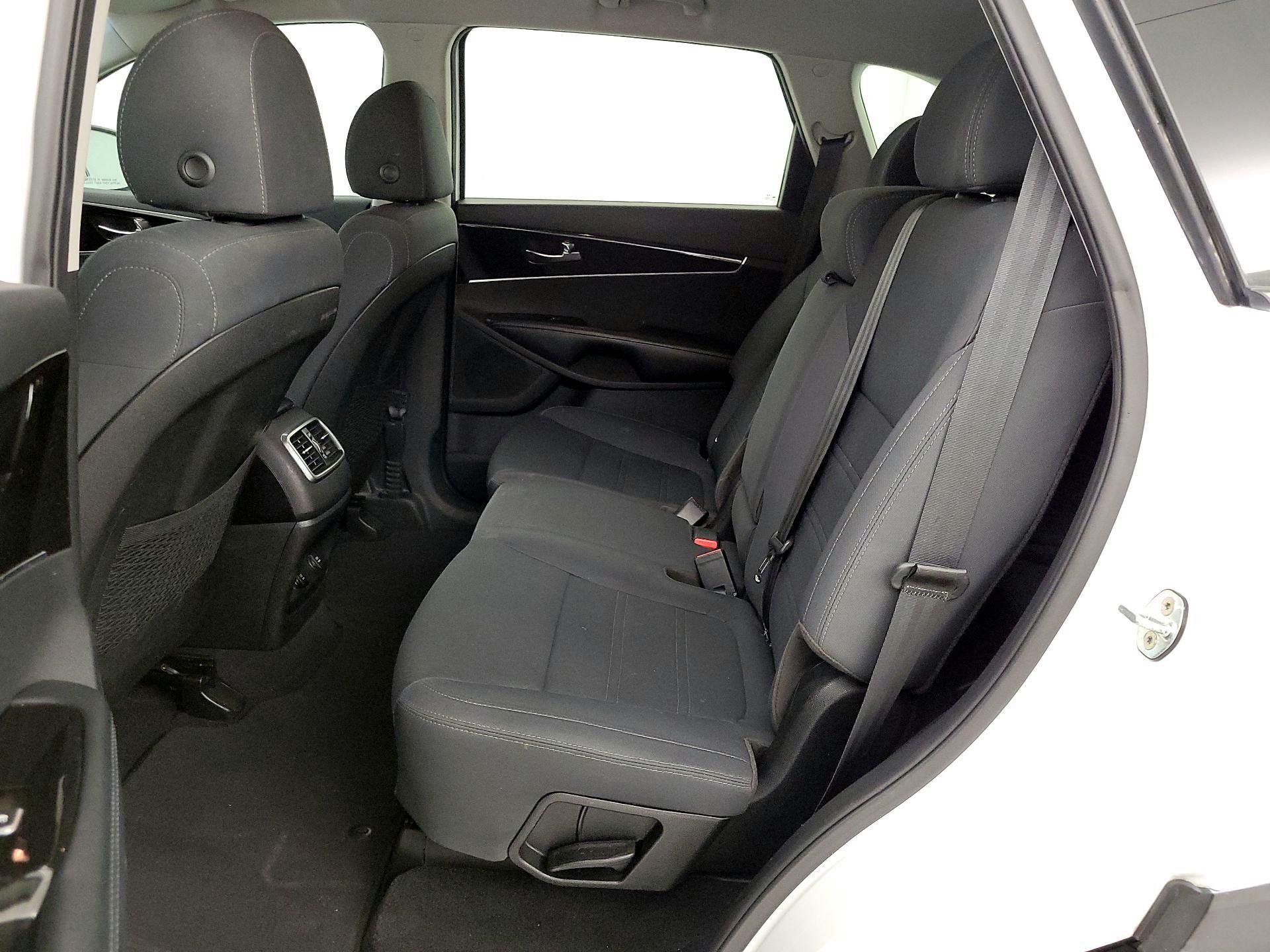 Thumbnail: 2019 Kia Sorento - 19
