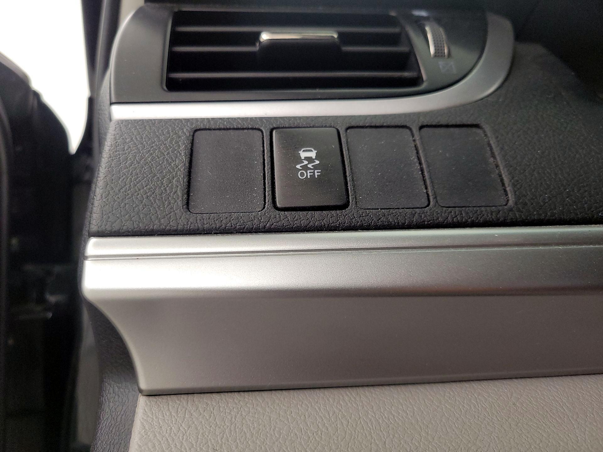 Thumbnail: 2014 Toyota Camry - 13