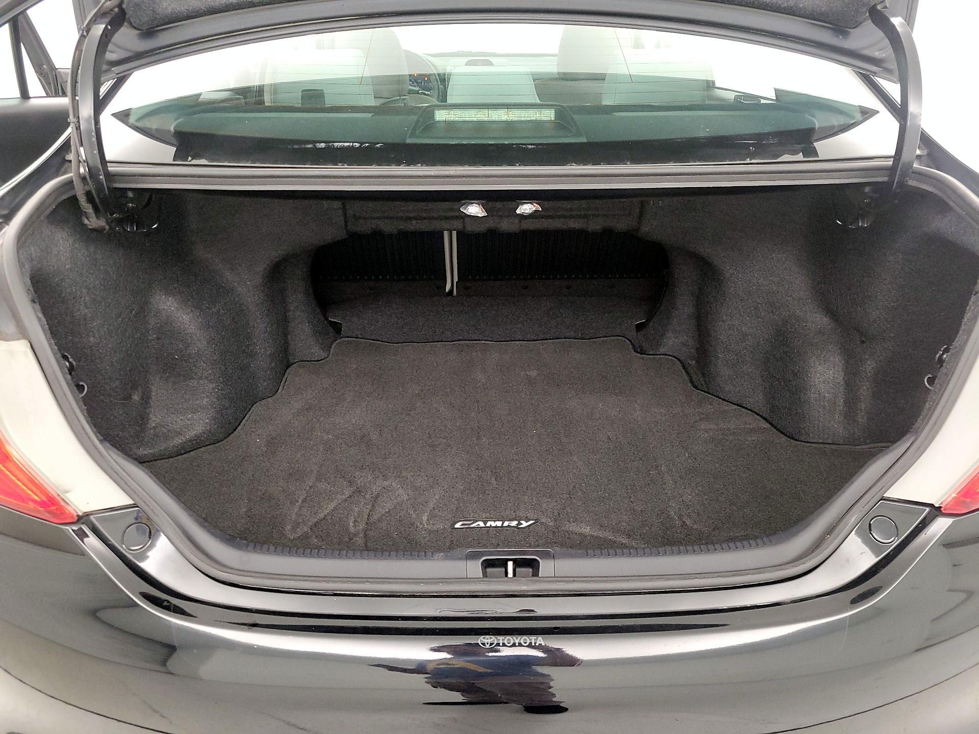 Thumbnail: 2014 Toyota Camry - 20