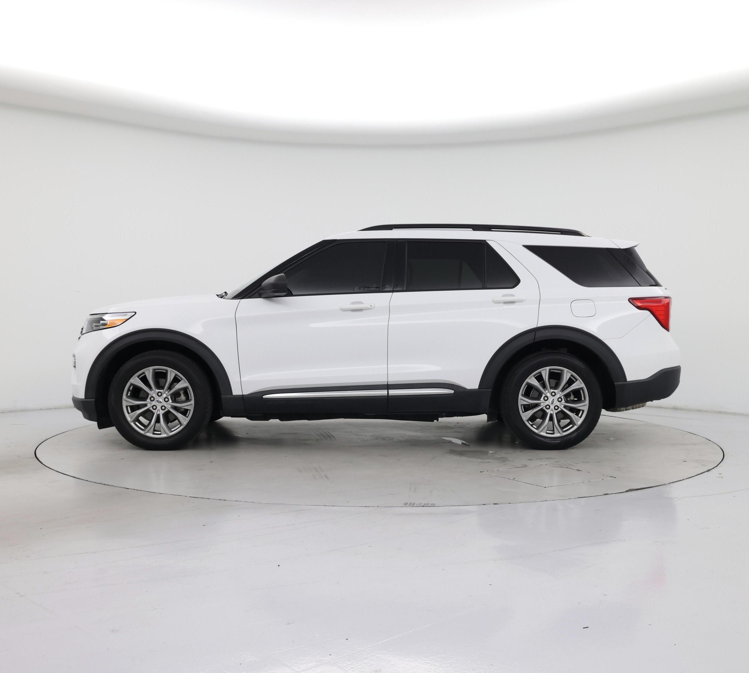 Thumbnail: 2021 Ford Explorer - 3