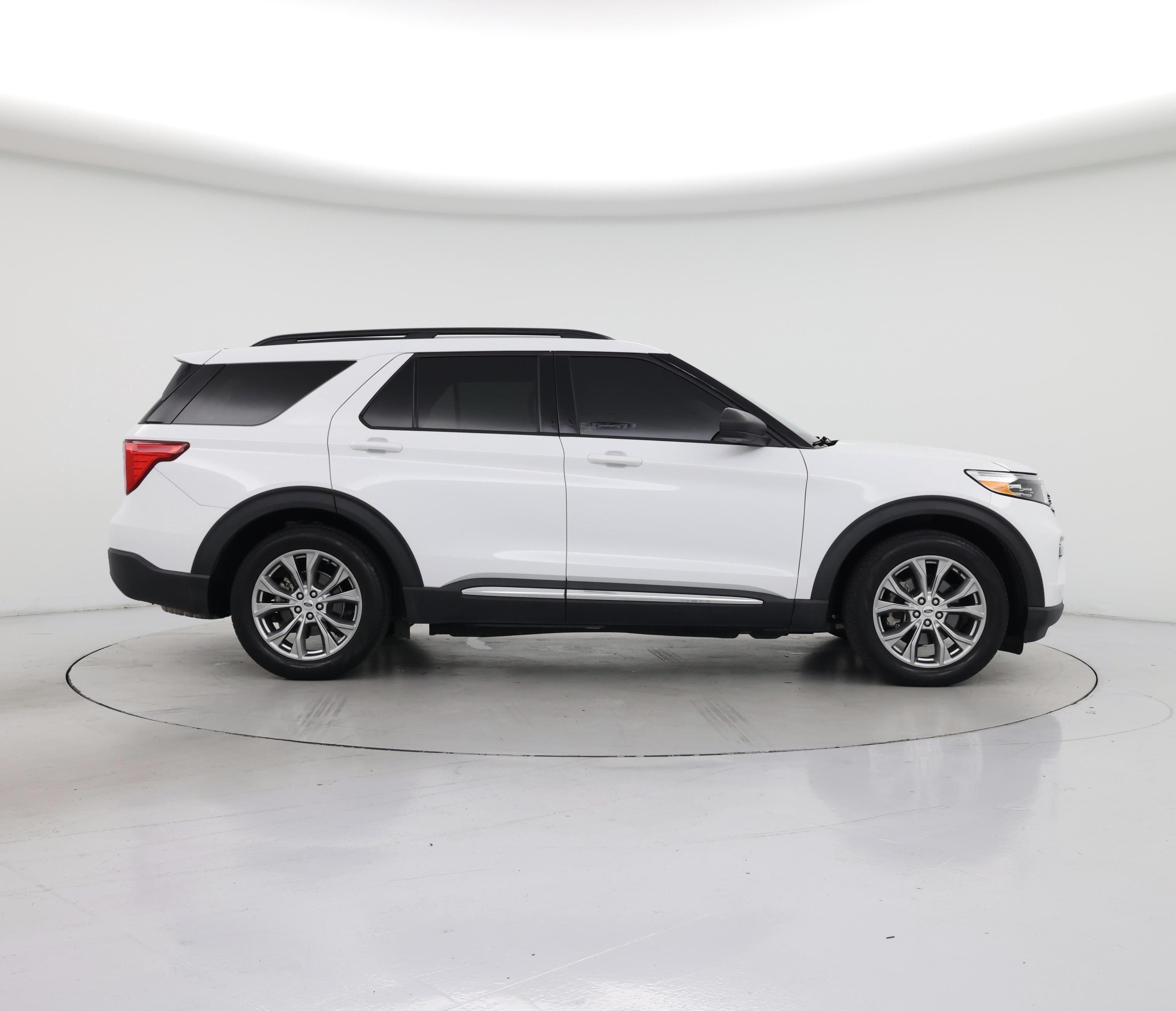 Thumbnail: 2021 Ford Explorer - 7