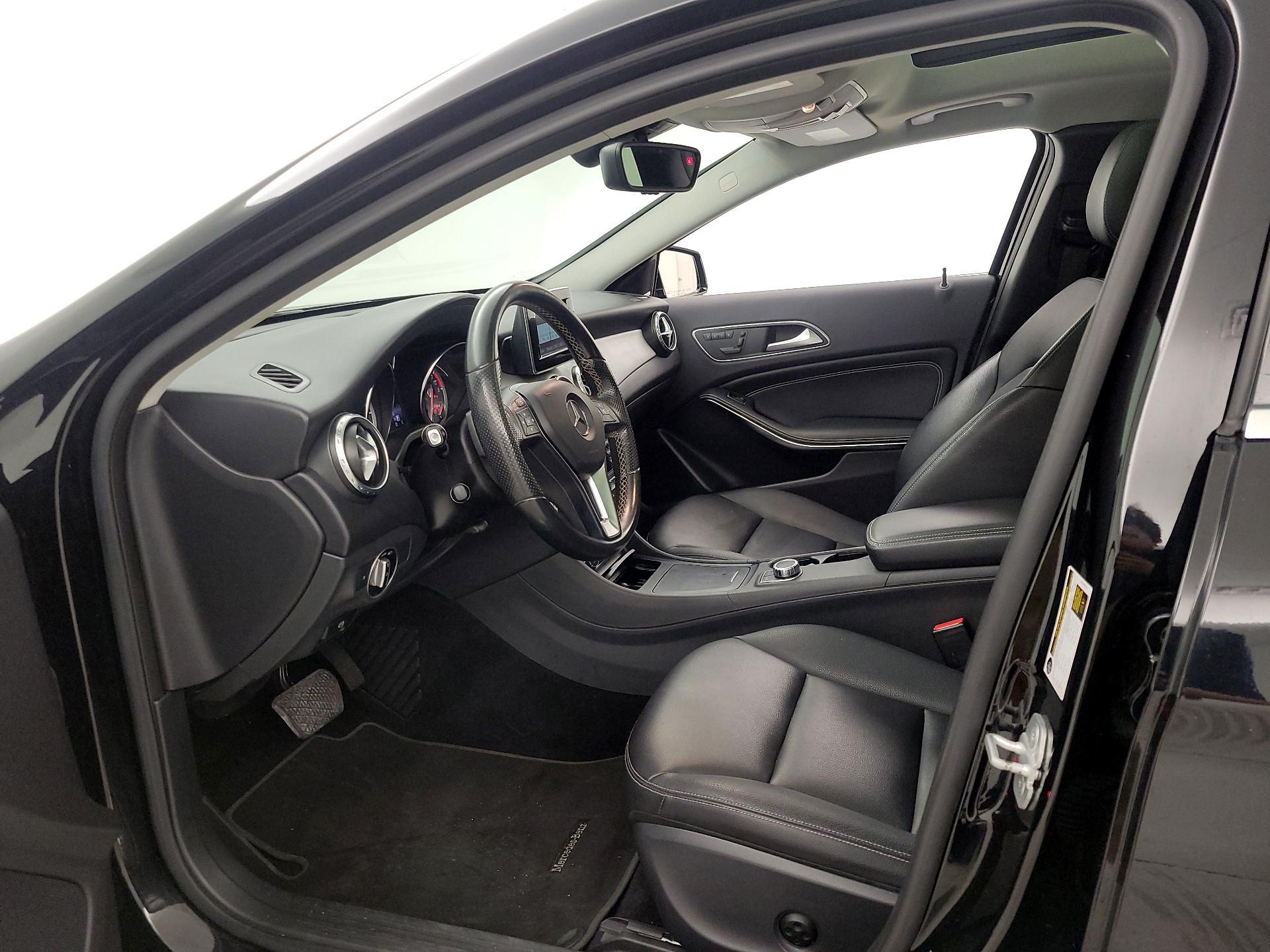 Thumbnail: 2015 Mercedes-Benz GLA - 11