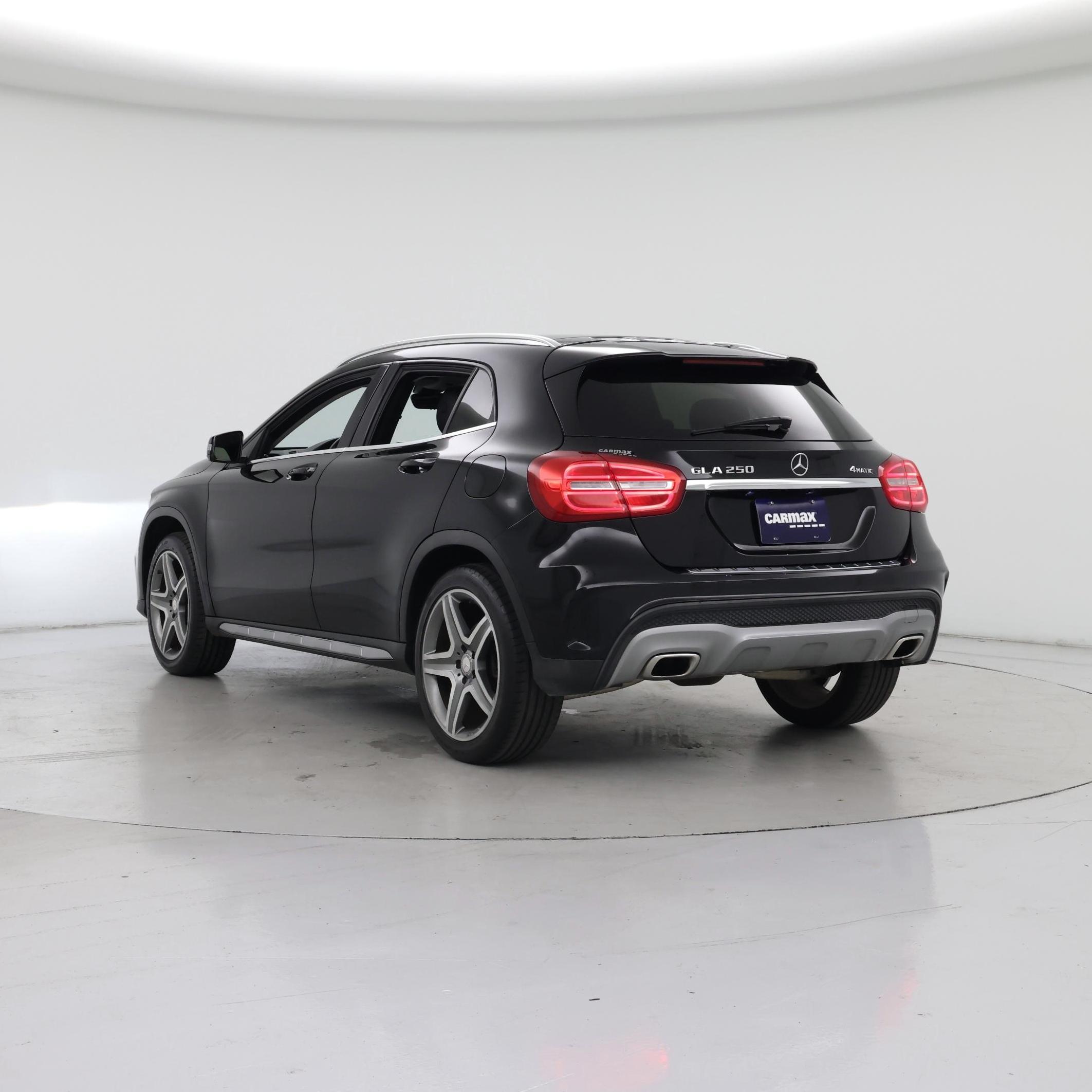 Thumbnail: 2015 Mercedes-Benz GLA - 2