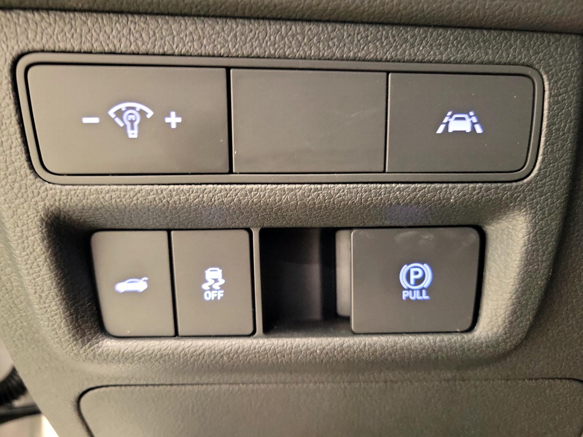 Thumbnail: 2023 Hyundai Sonata - 13