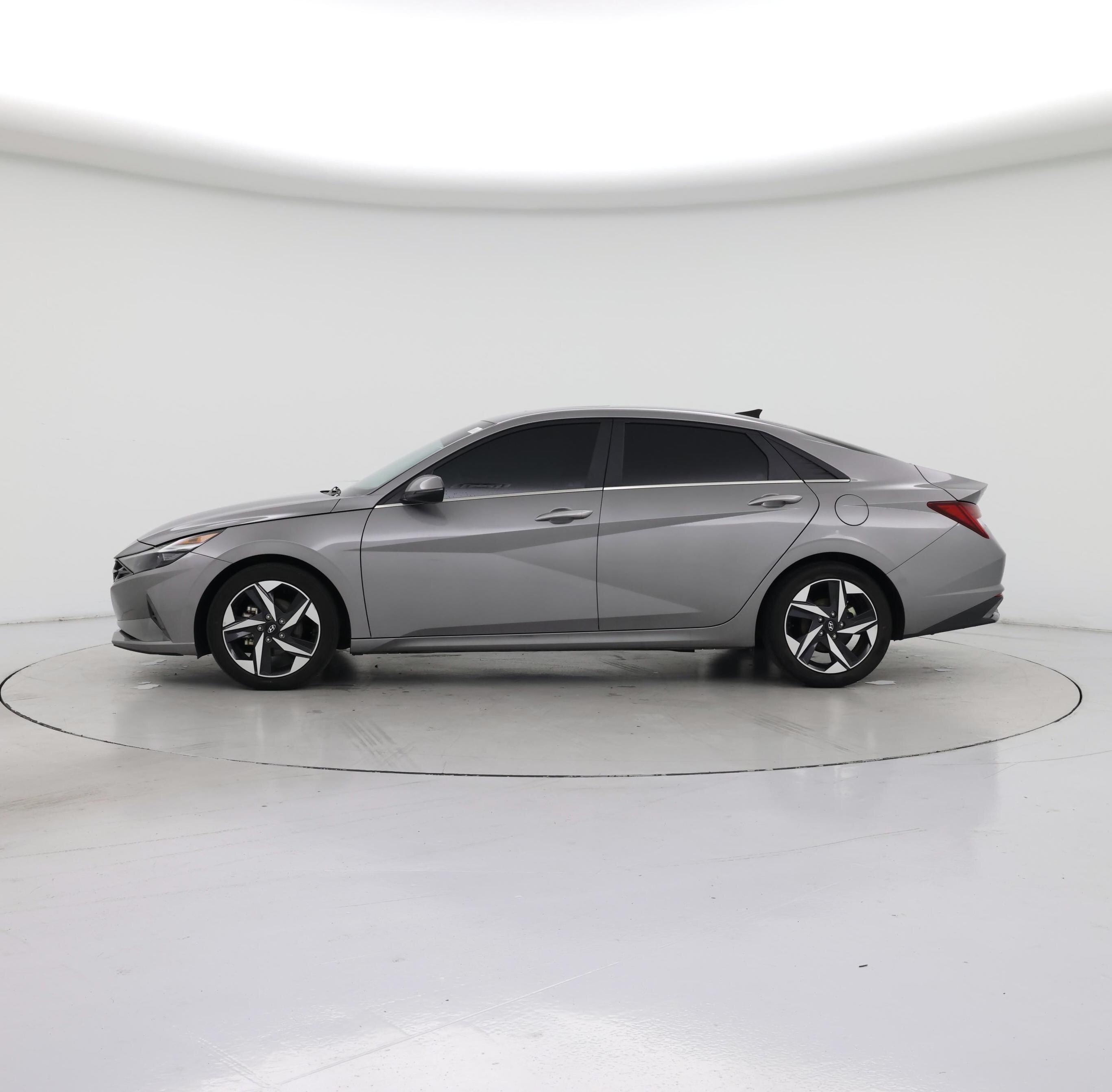 Thumbnail: 2021 Hyundai Elantra - 3