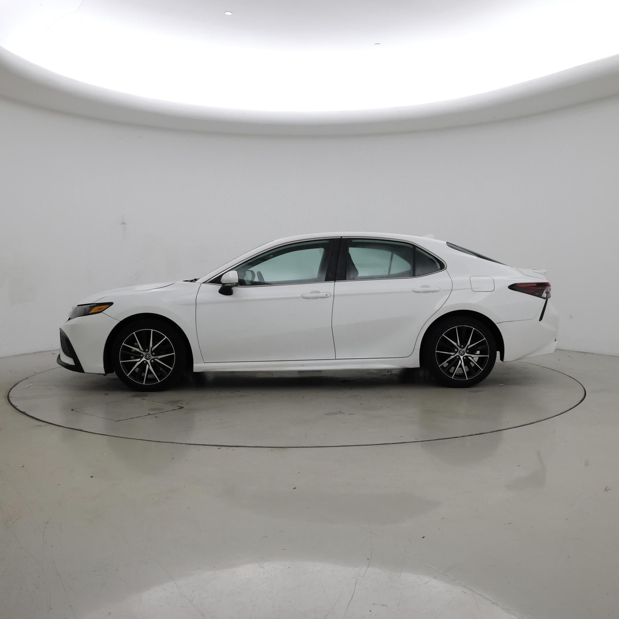 Thumbnail: 2023 Toyota Camry - 3