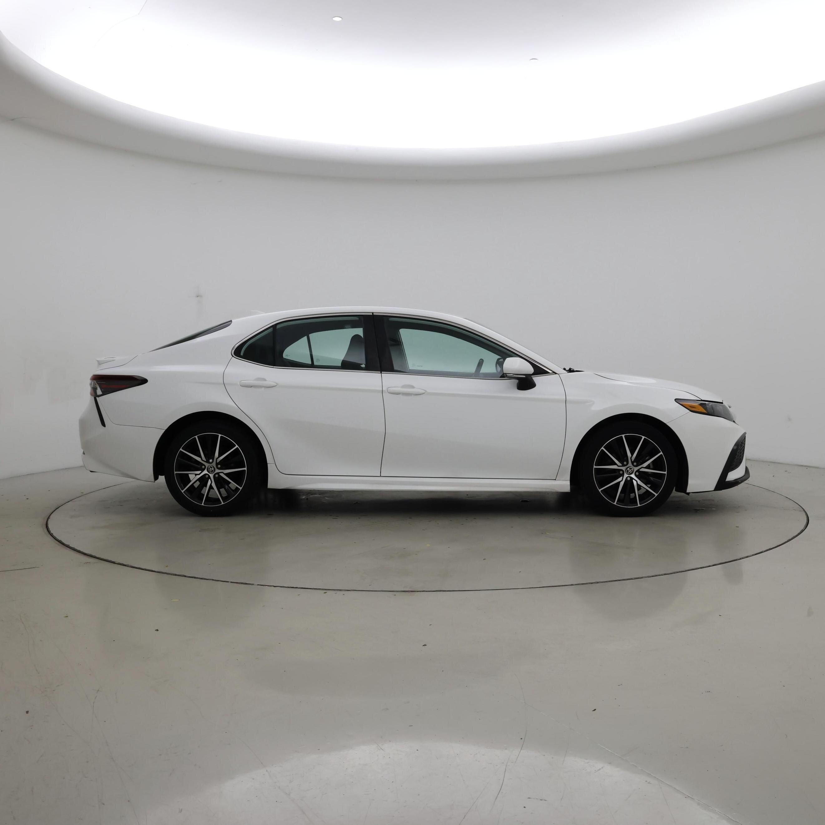 Thumbnail: 2023 Toyota Camry - 7
