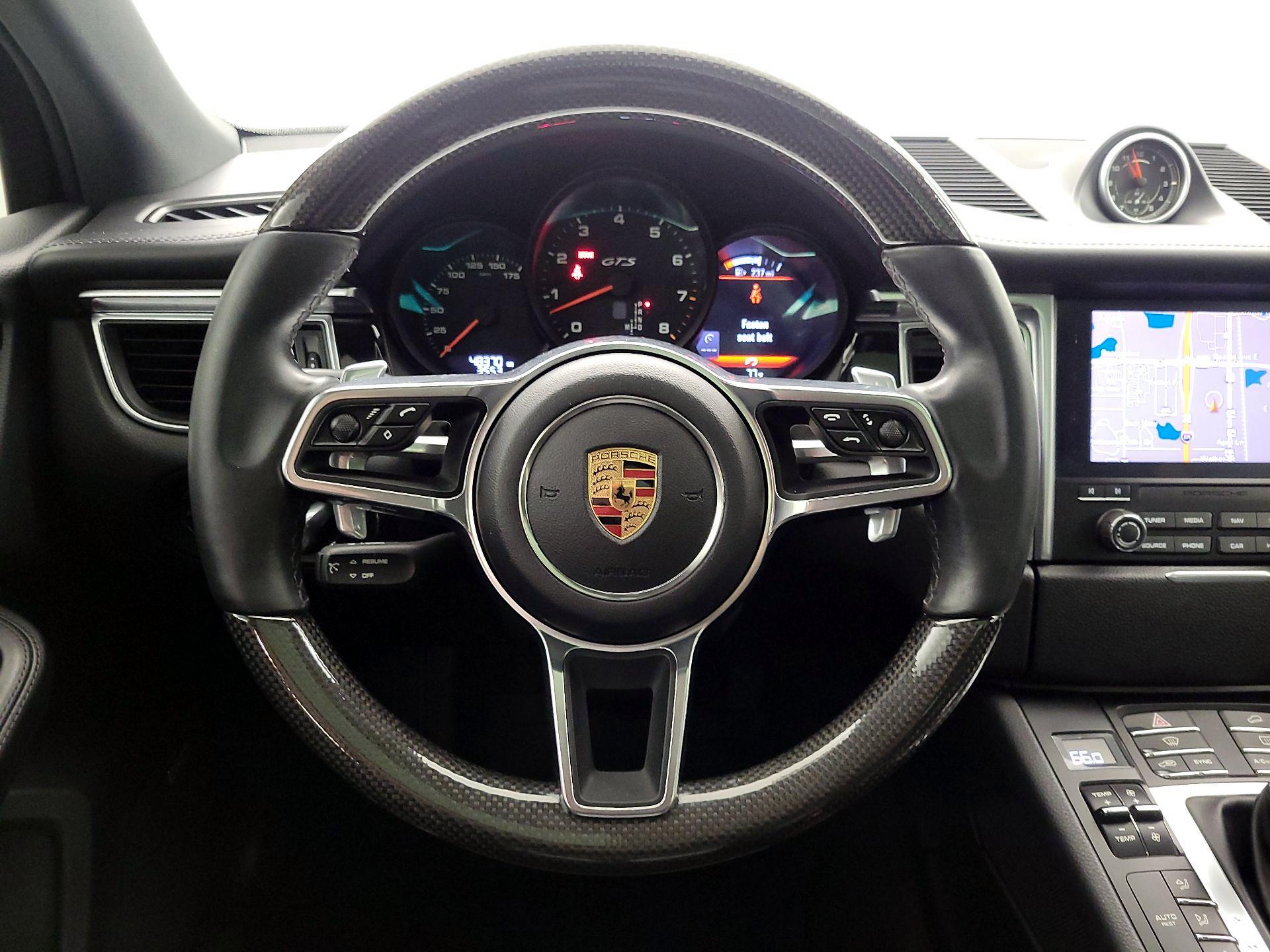 Thumbnail: 2017 Porsche Macan - 10