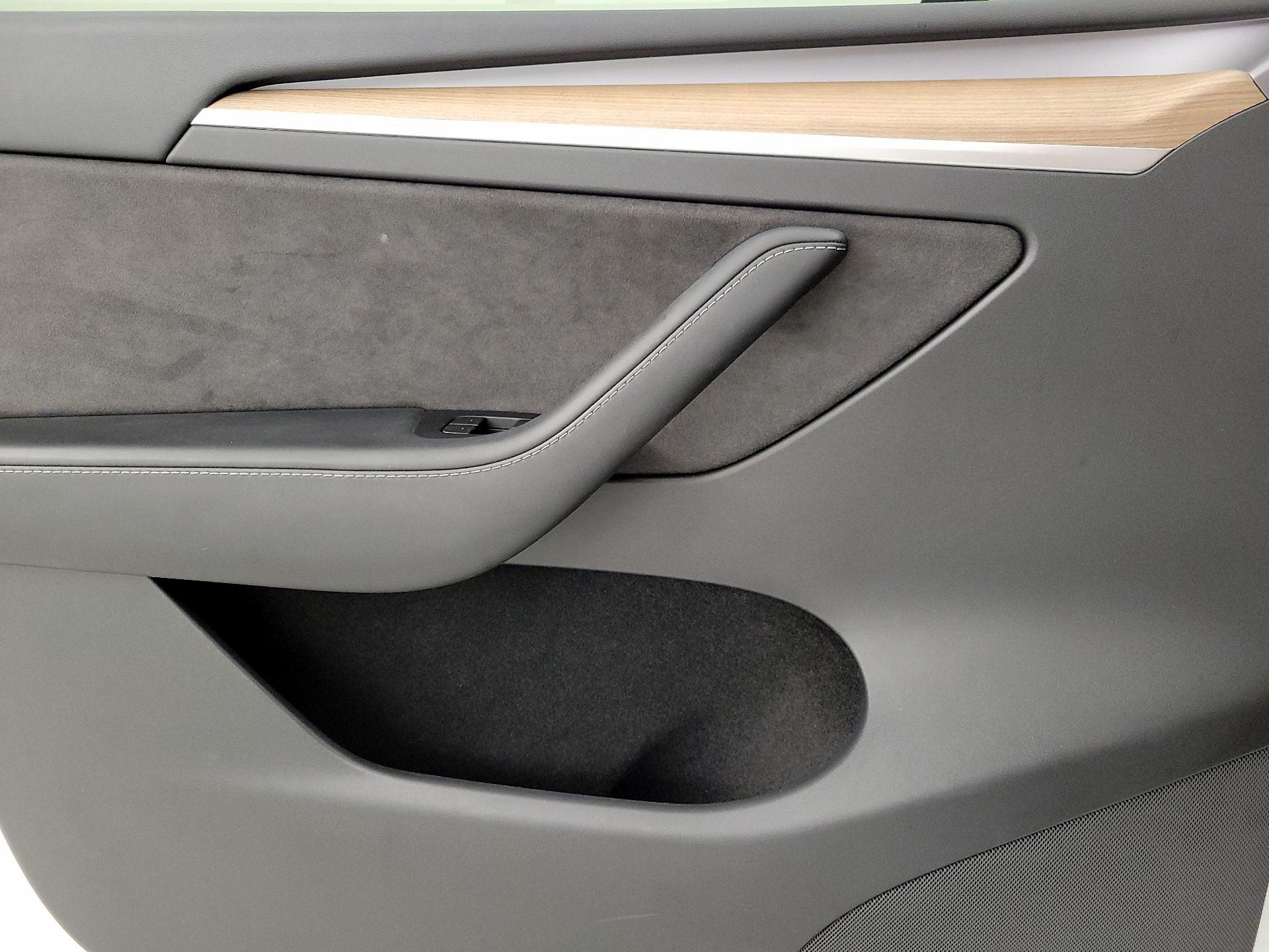 Thumbnail: 2022 Tesla Model Y - 12