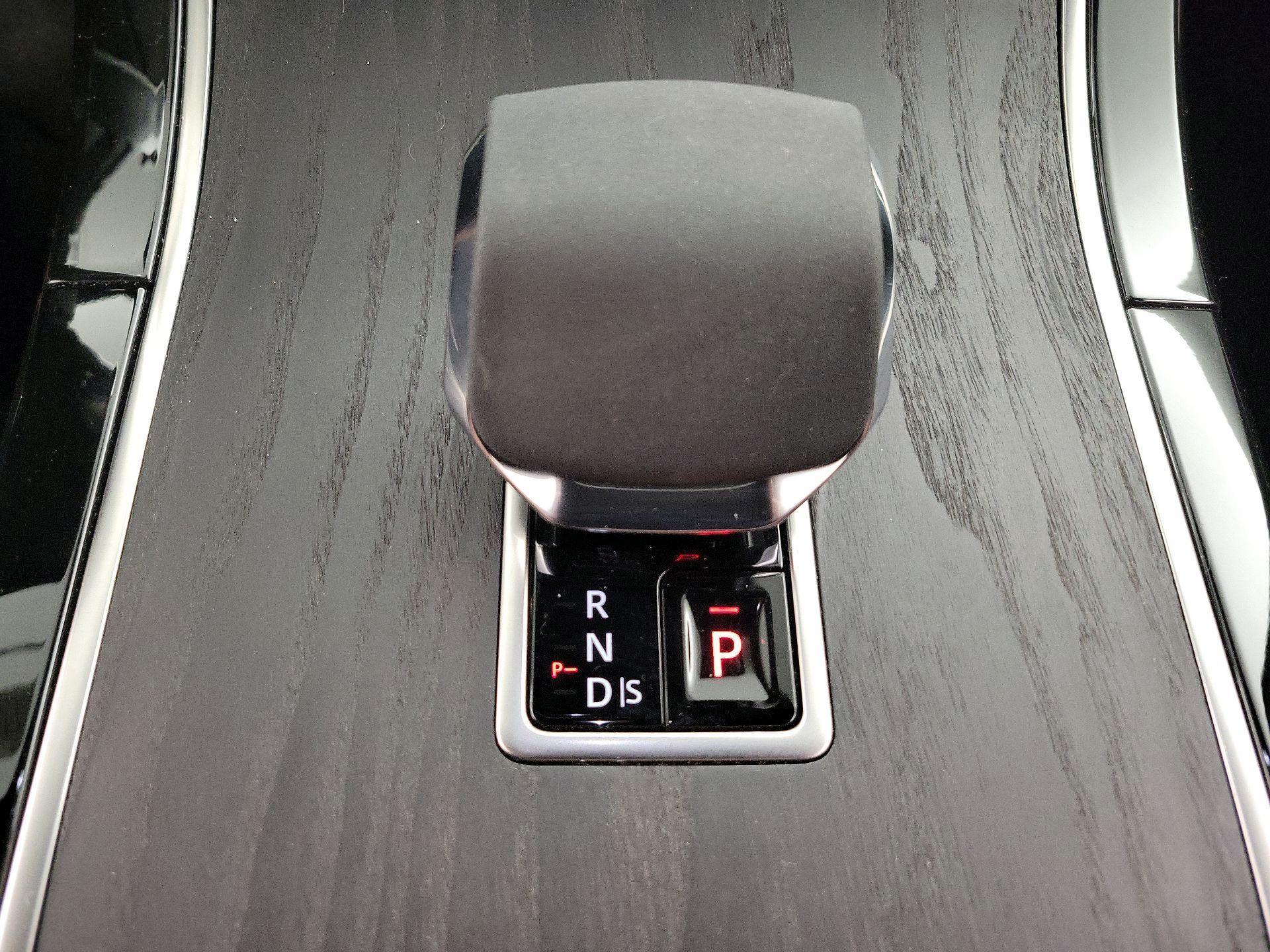 Thumbnail: 2024 Land Rover Range Rover Velar - 18