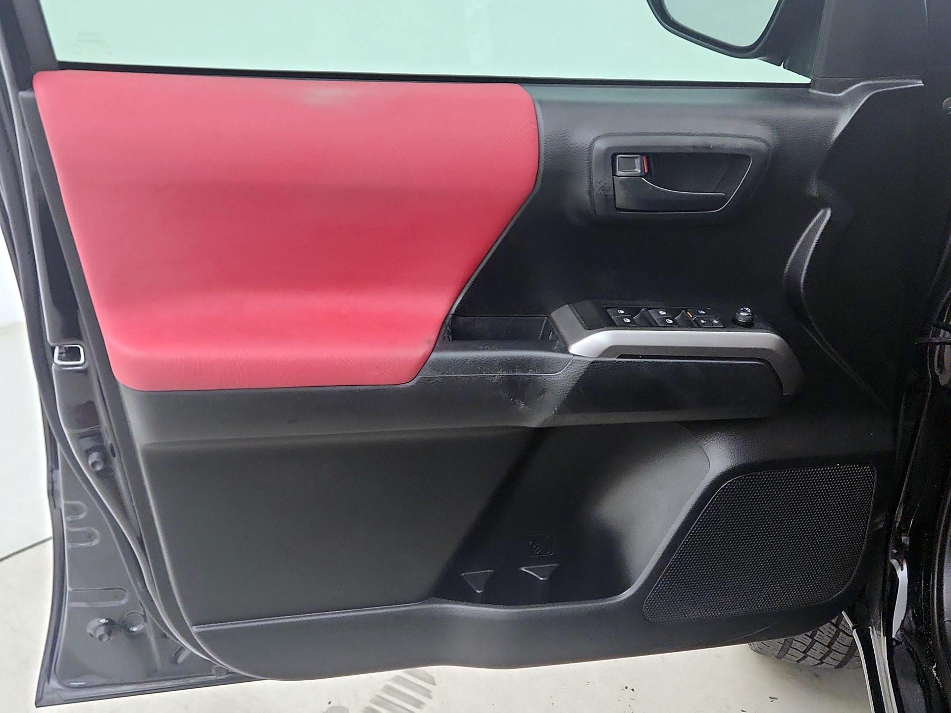 Thumbnail: 2022 Toyota Tacoma - 12