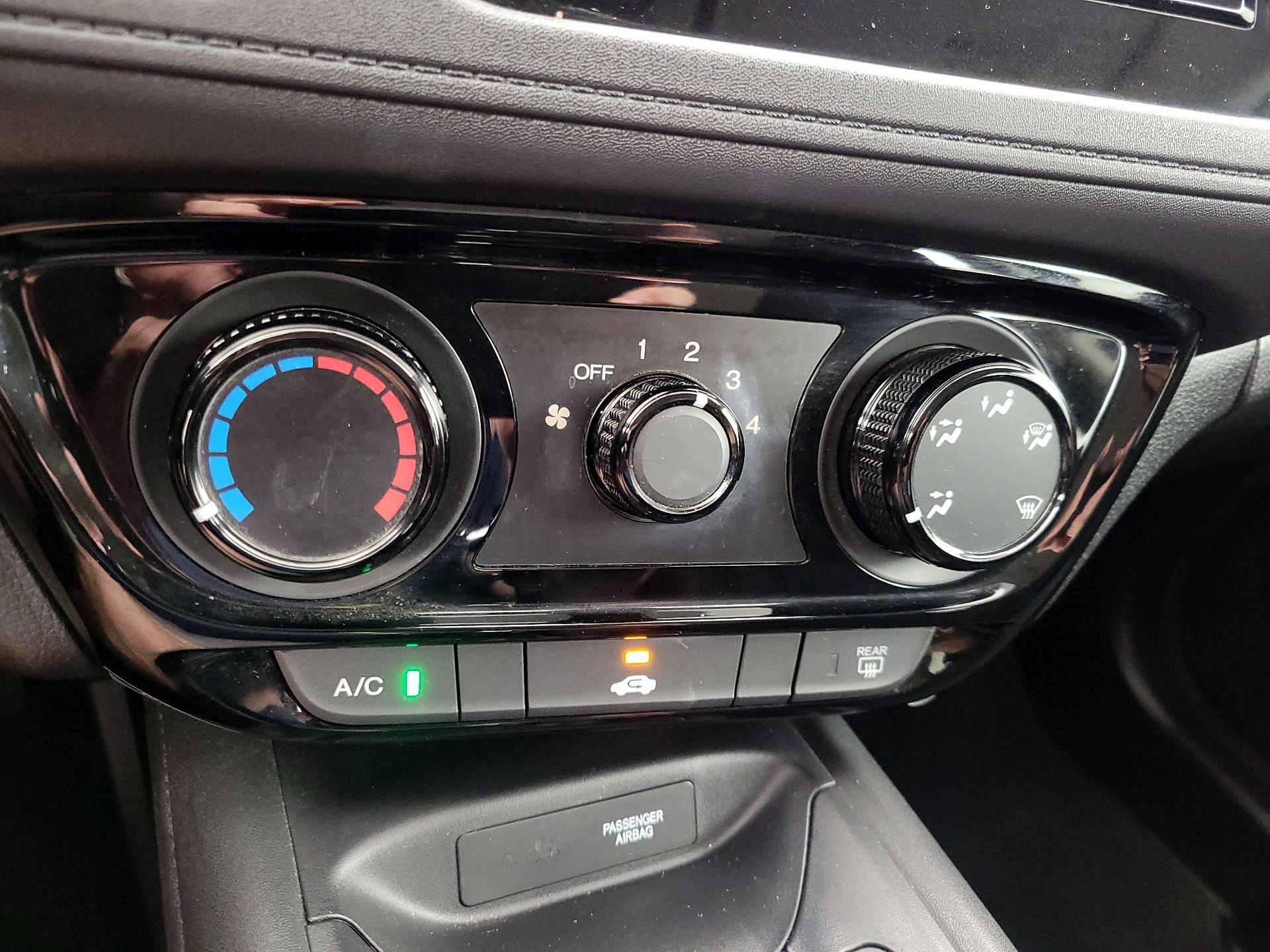 Thumbnail: 2016 Honda HR-V - 16