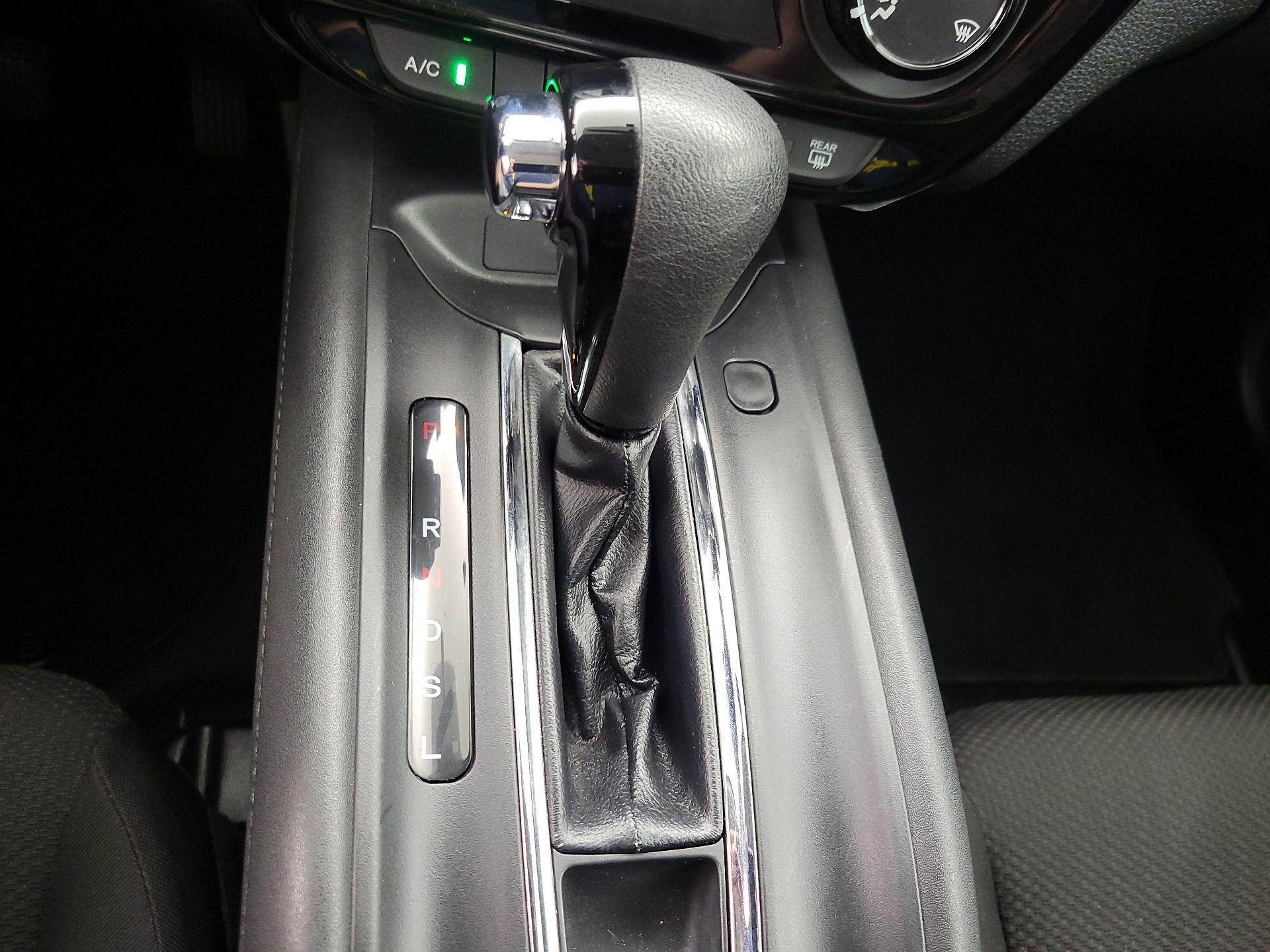 Thumbnail: 2016 Honda HR-V - 17