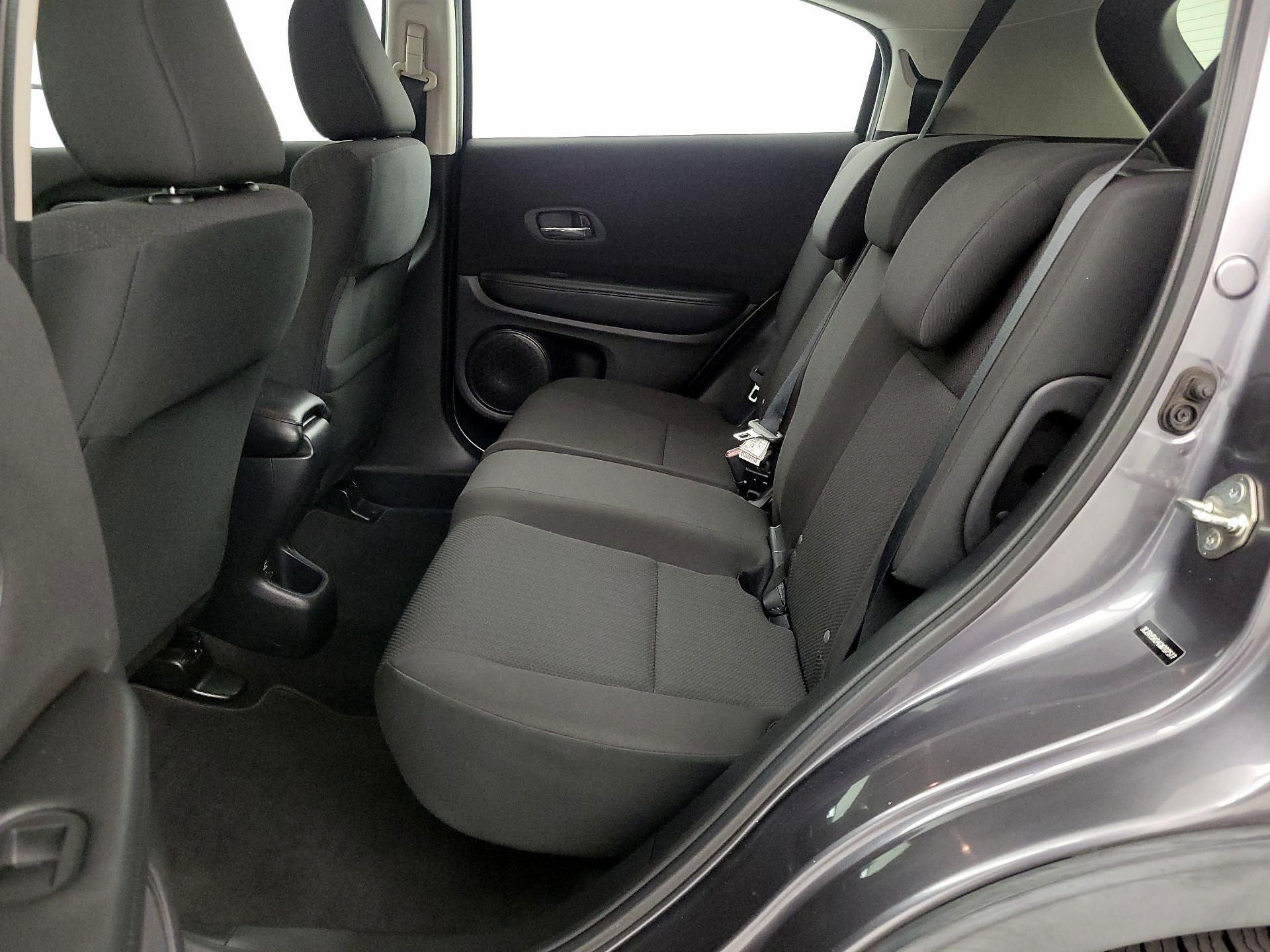 Thumbnail: 2016 Honda HR-V - 19