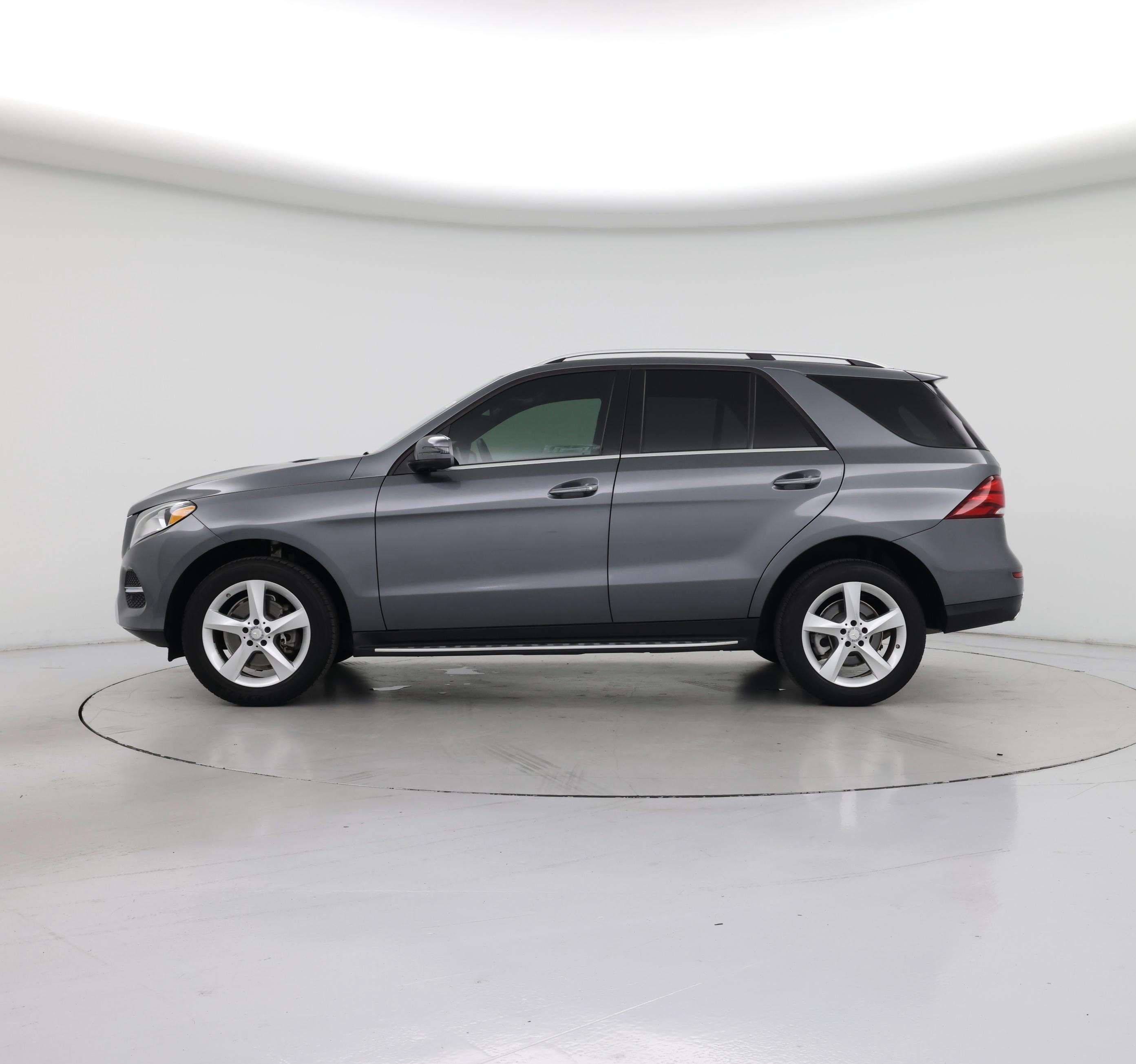Thumbnail: 2017 Mercedes-Benz GLE - 3