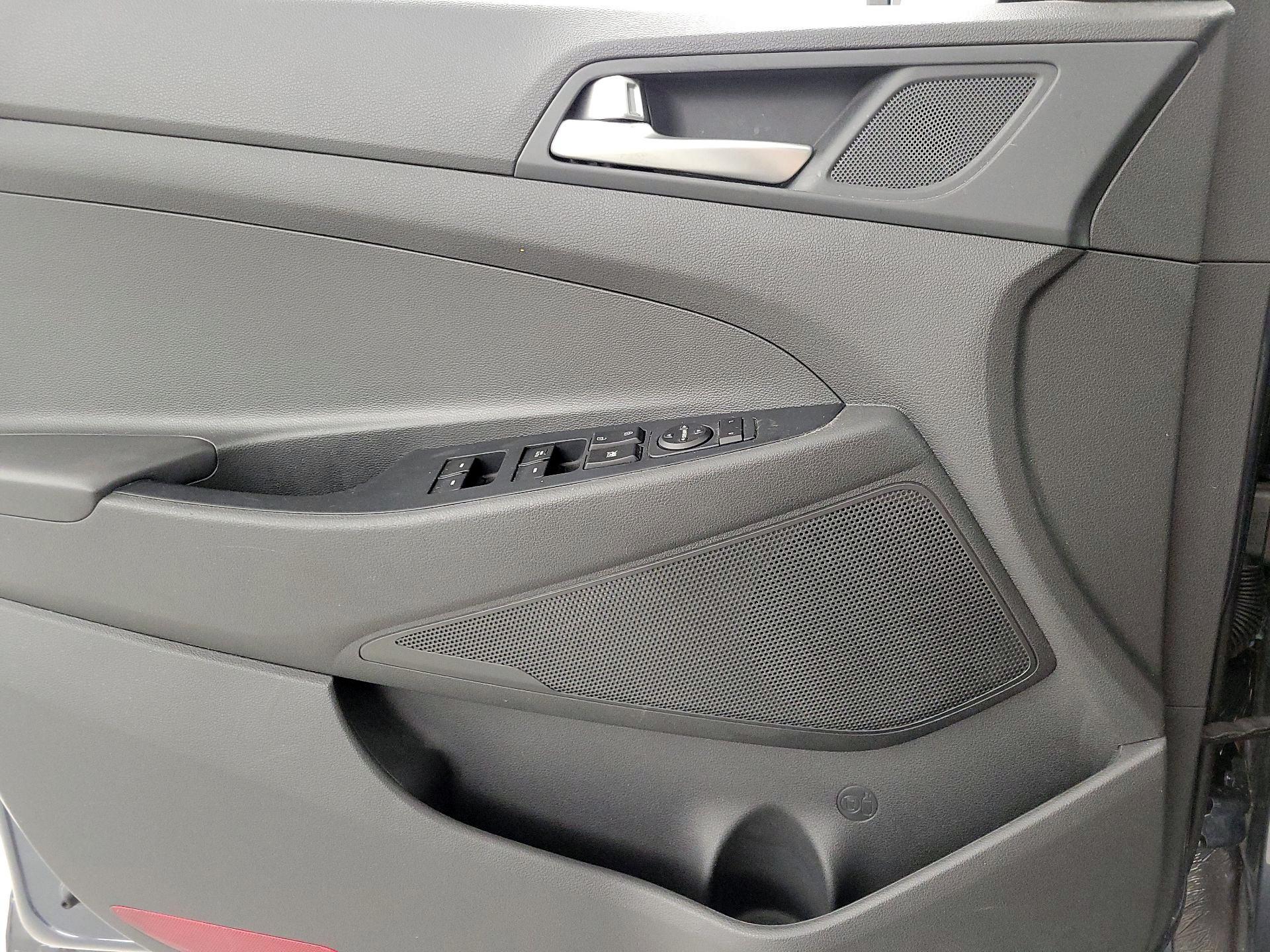 Thumbnail: 2020 Hyundai Tucson - 12