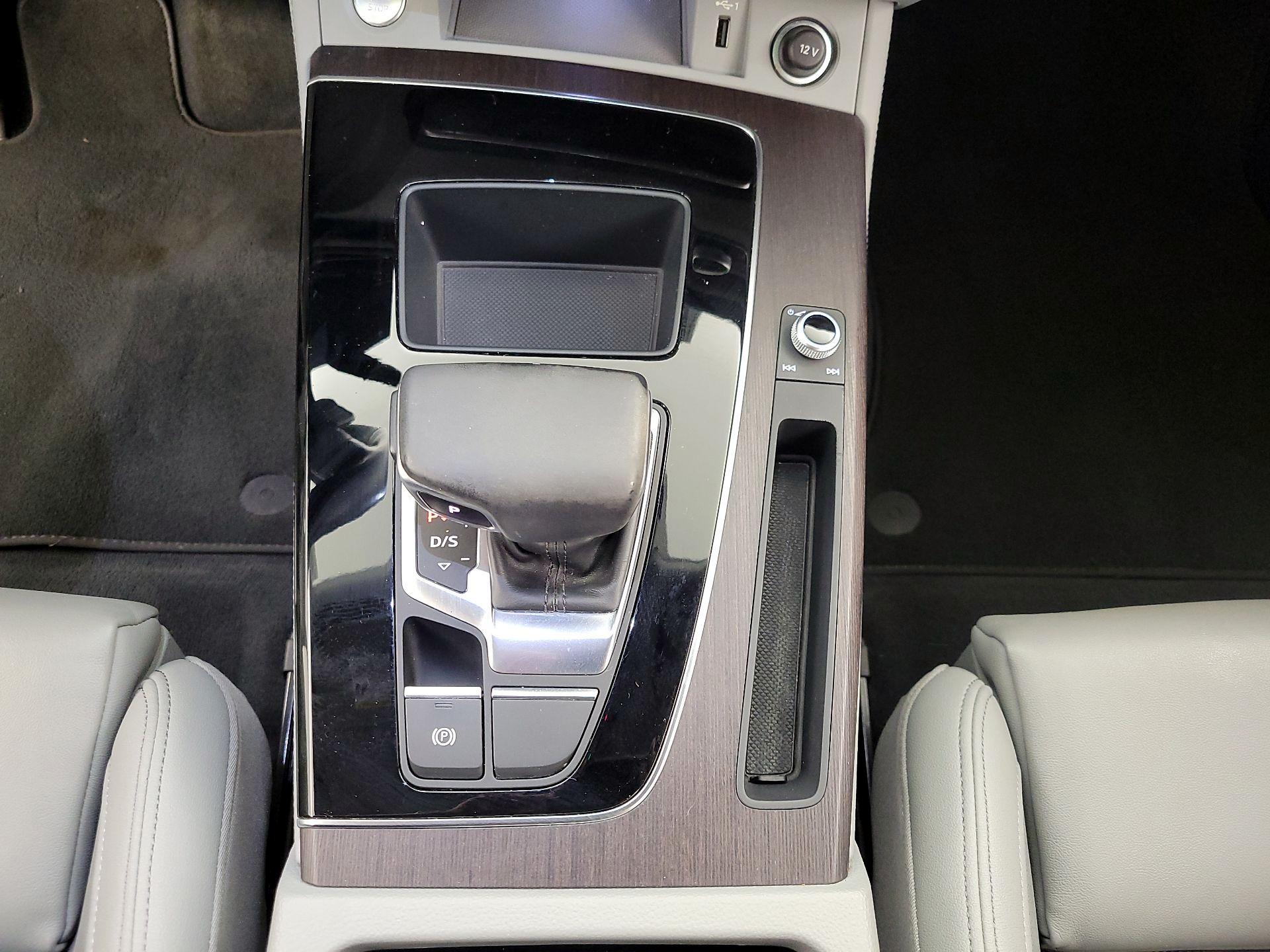 Thumbnail: 2022 Audi Q5 - 17