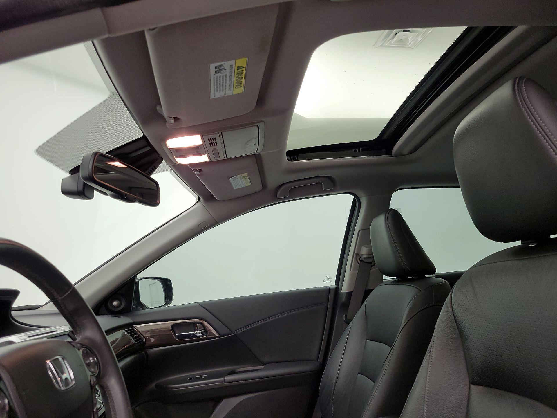 Thumbnail: 2017 Honda Accord - 20