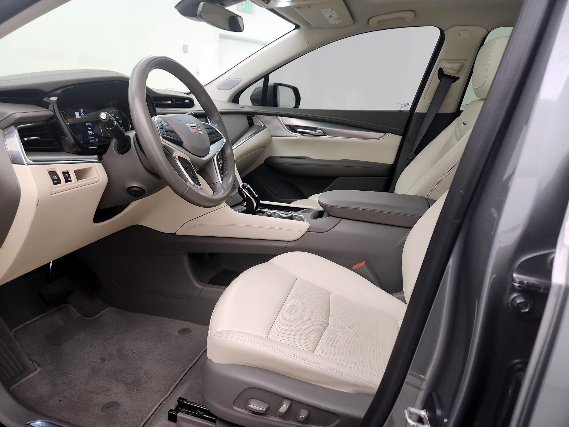 Thumbnail: 2023 Cadillac XT5 - 11