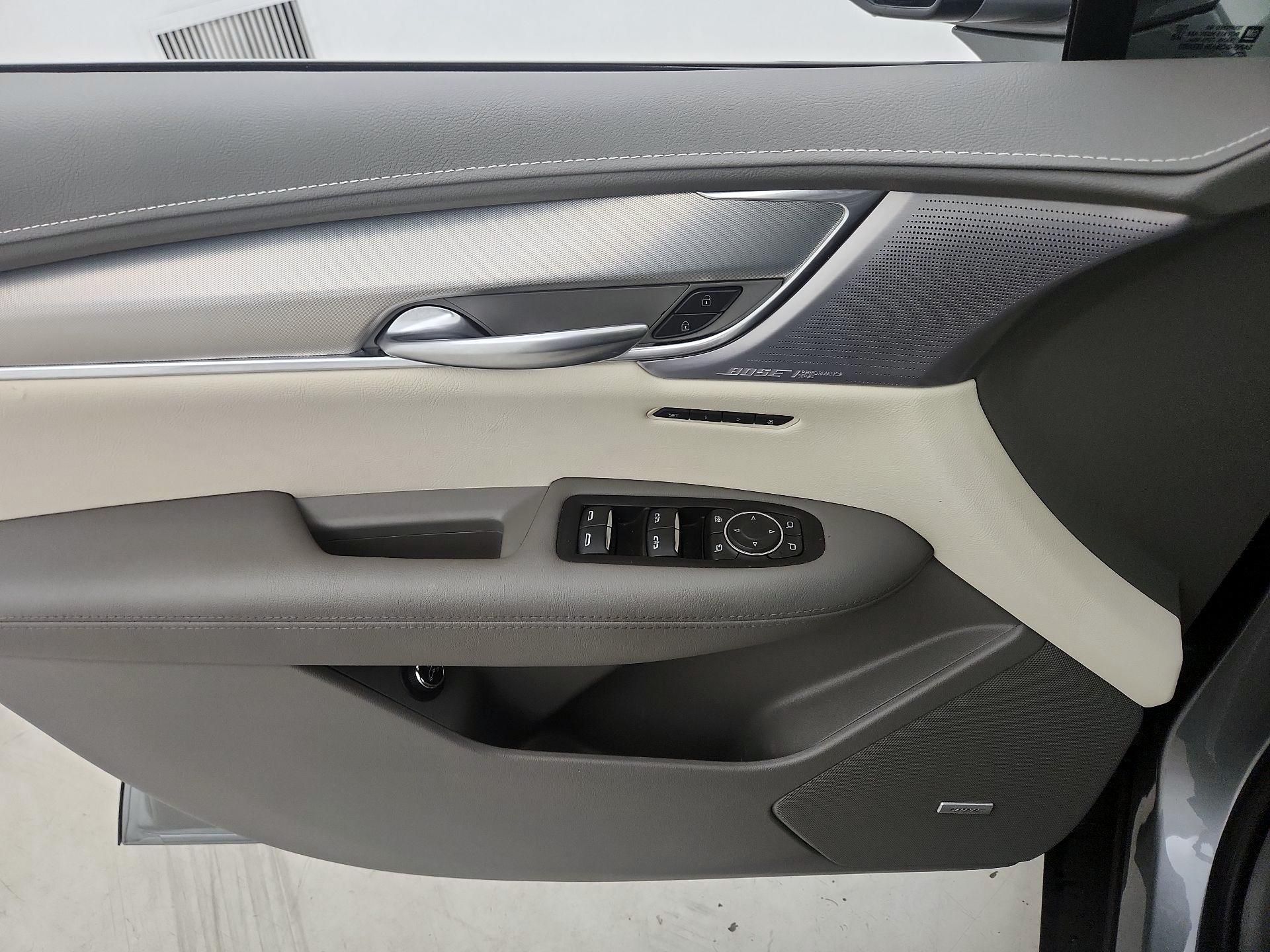 Thumbnail: 2023 Cadillac XT5 - 12