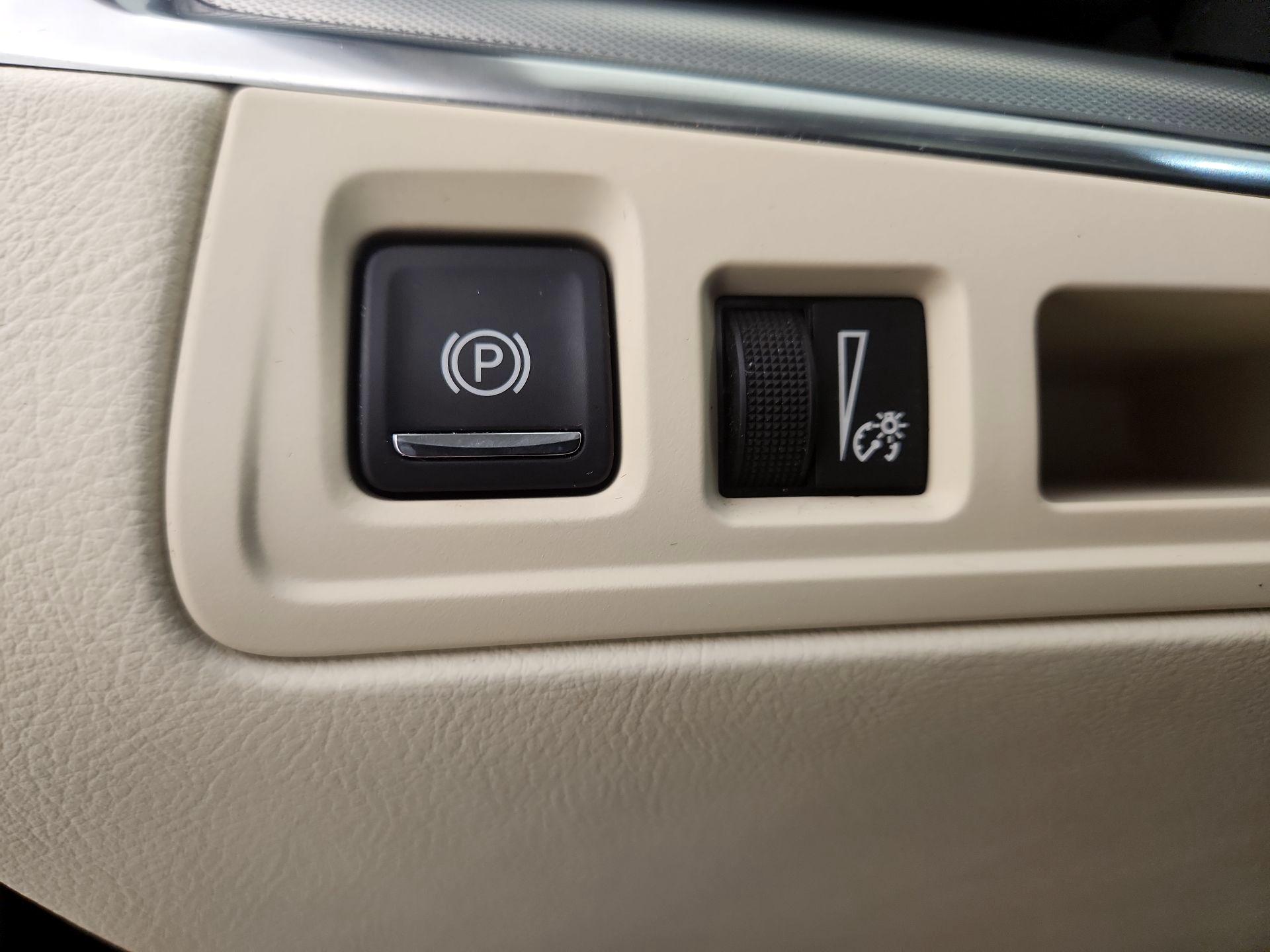 Thumbnail: 2023 Cadillac XT5 - 13