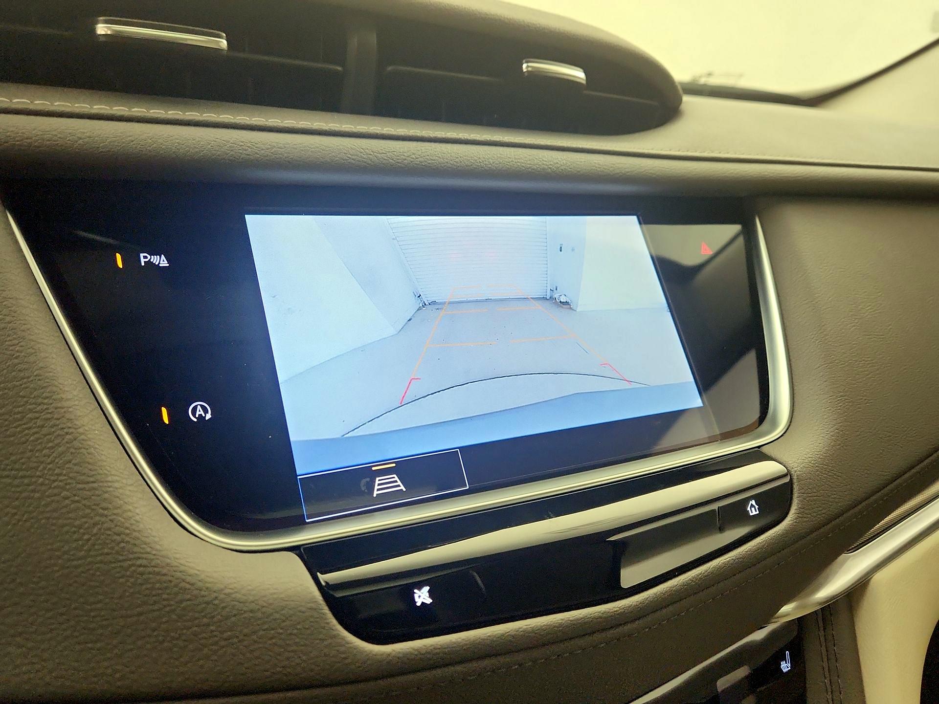 Thumbnail: 2023 Cadillac XT5 - 14