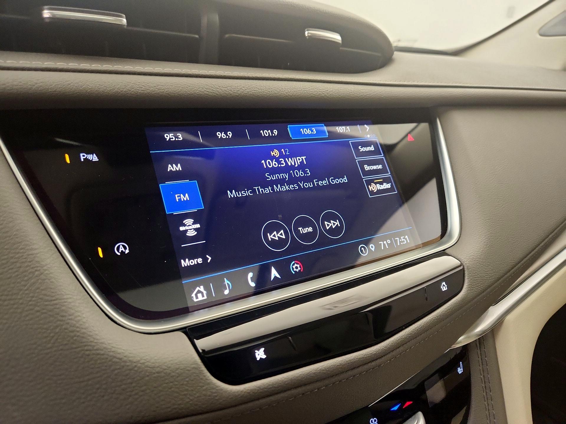 Thumbnail: 2023 Cadillac XT5 - 15