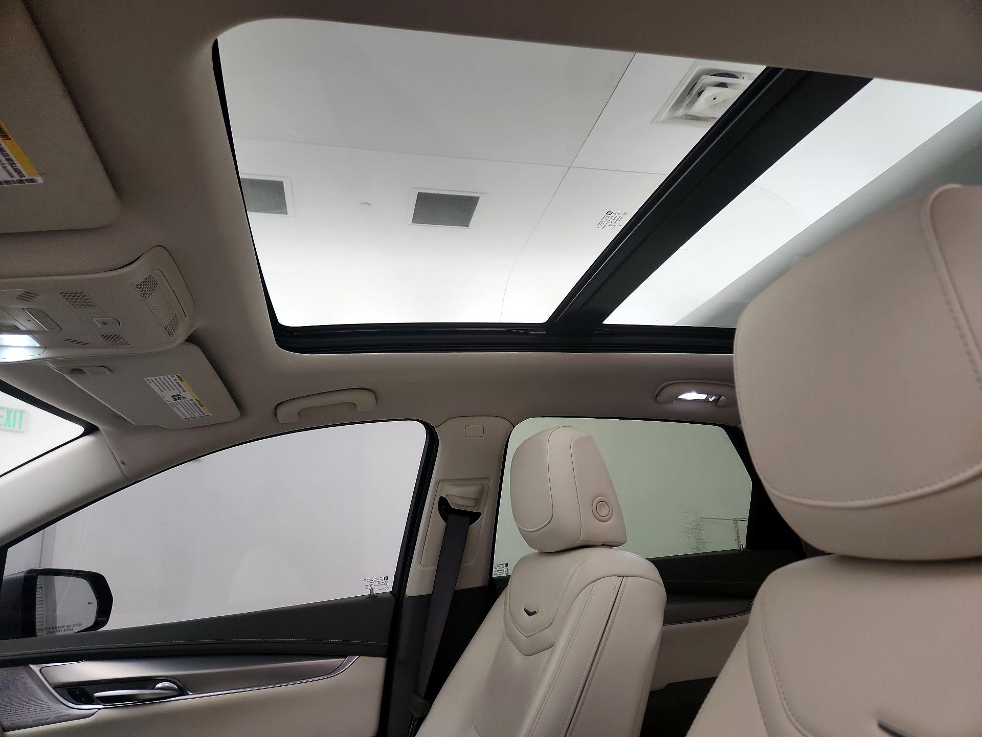 Thumbnail: 2023 Cadillac XT5 - 19