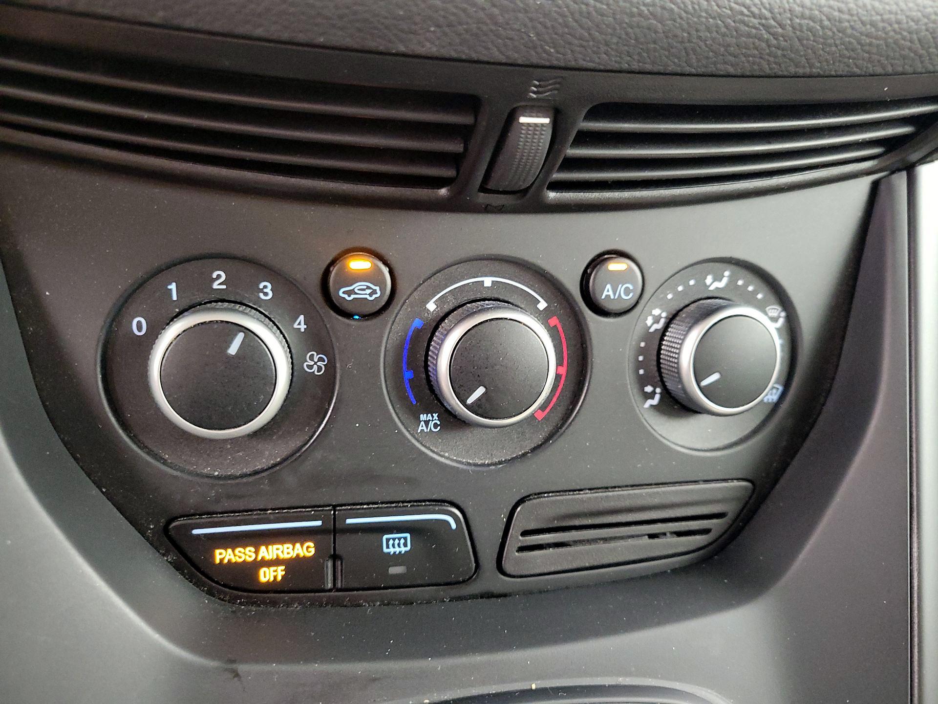 Thumbnail: 2016 Ford Escape - 16