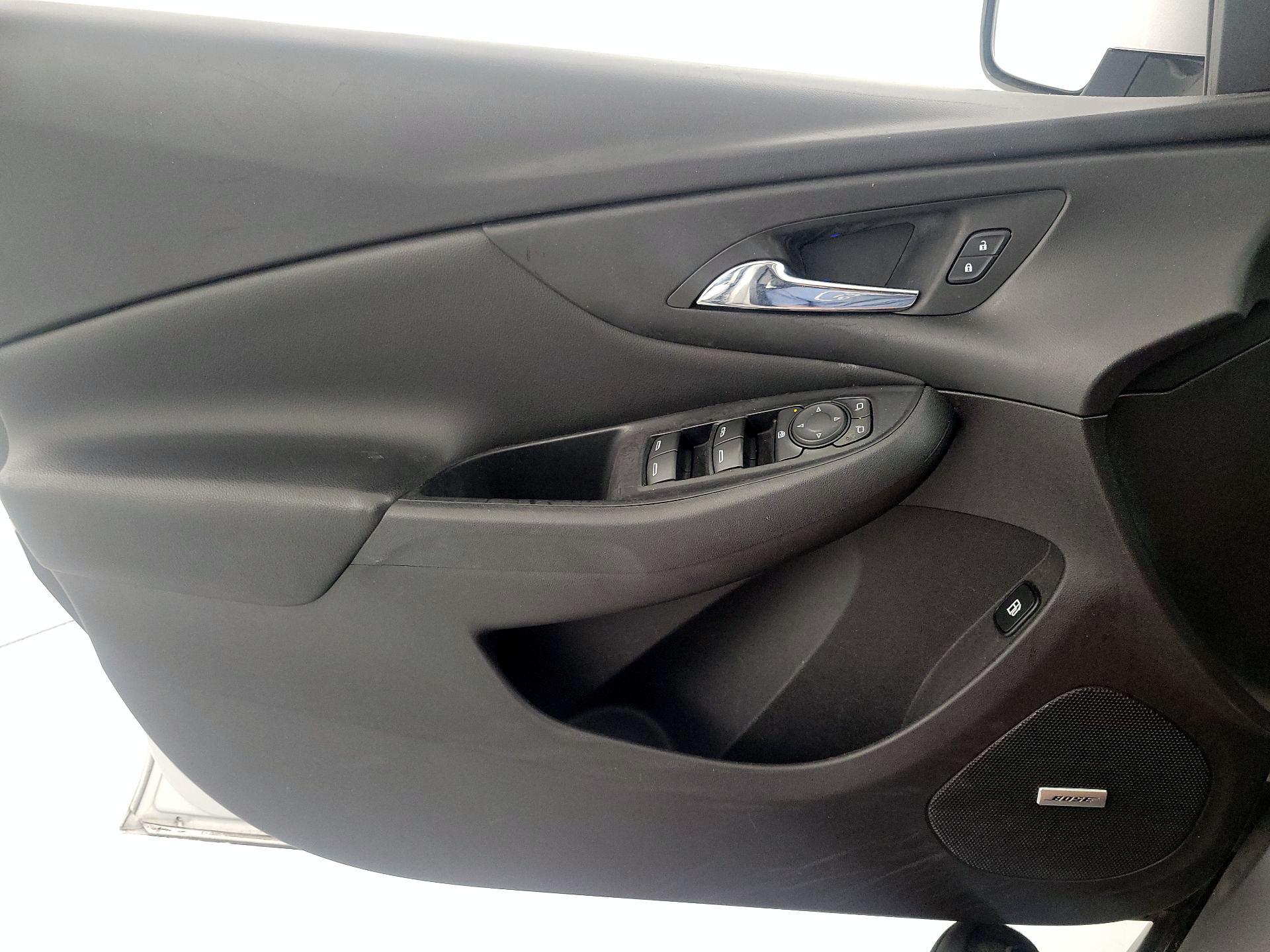 Thumbnail: 2018 Chevrolet Volt - 12