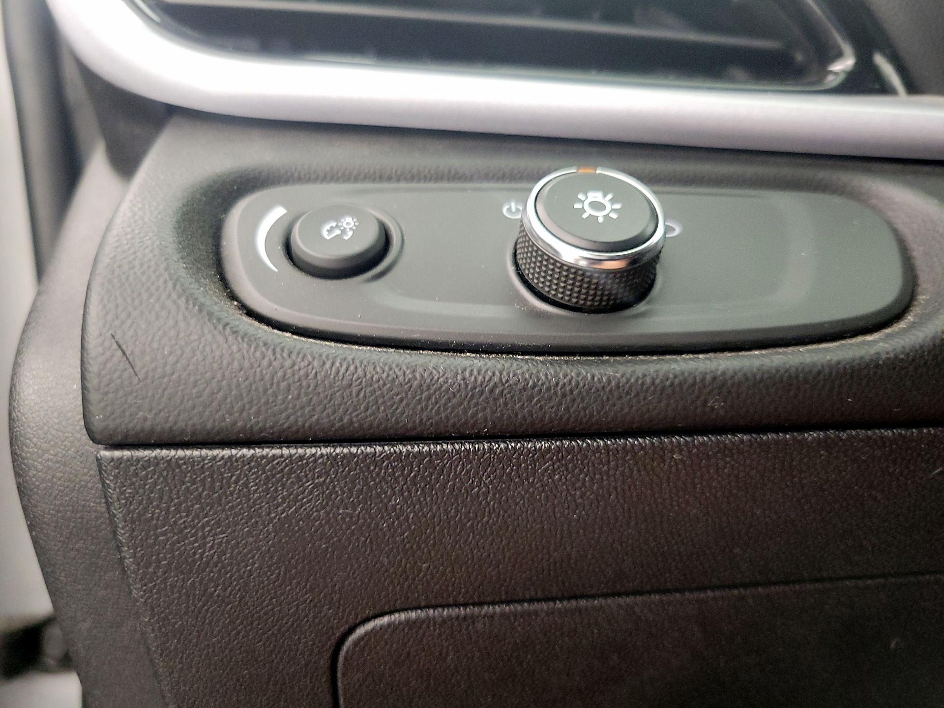 Thumbnail: 2018 Chevrolet Volt - 13