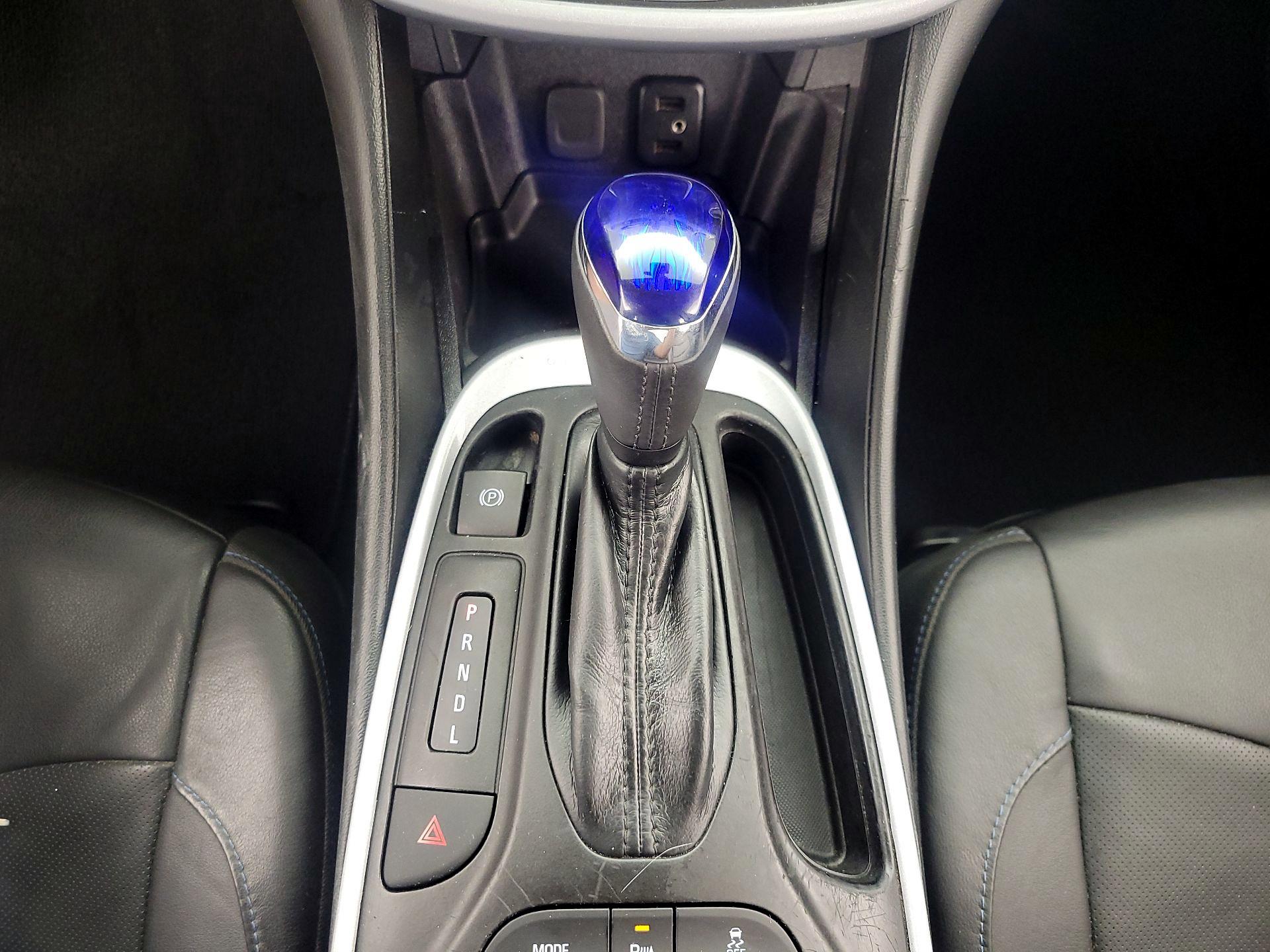 Thumbnail: 2018 Chevrolet Volt - 17