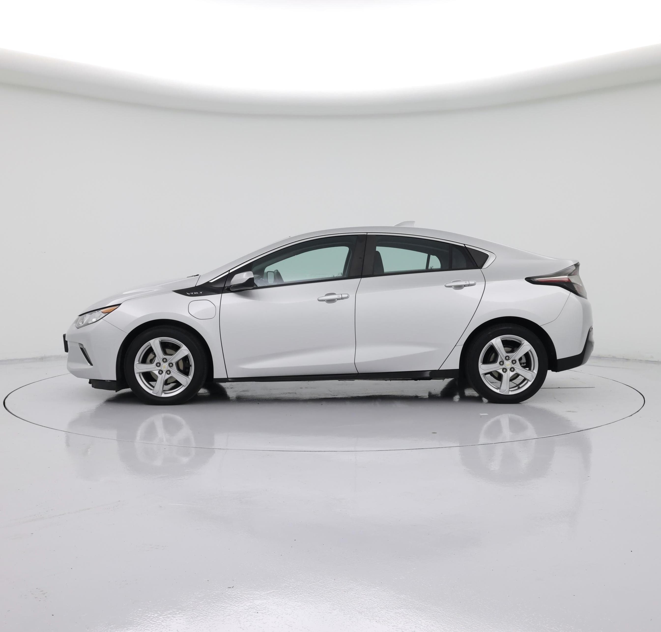 Thumbnail: 2018 Chevrolet Volt - 3
