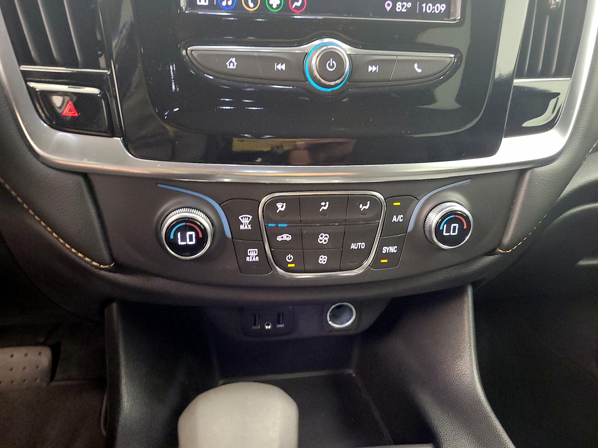 Thumbnail: 2021 Chevrolet Traverse - 16