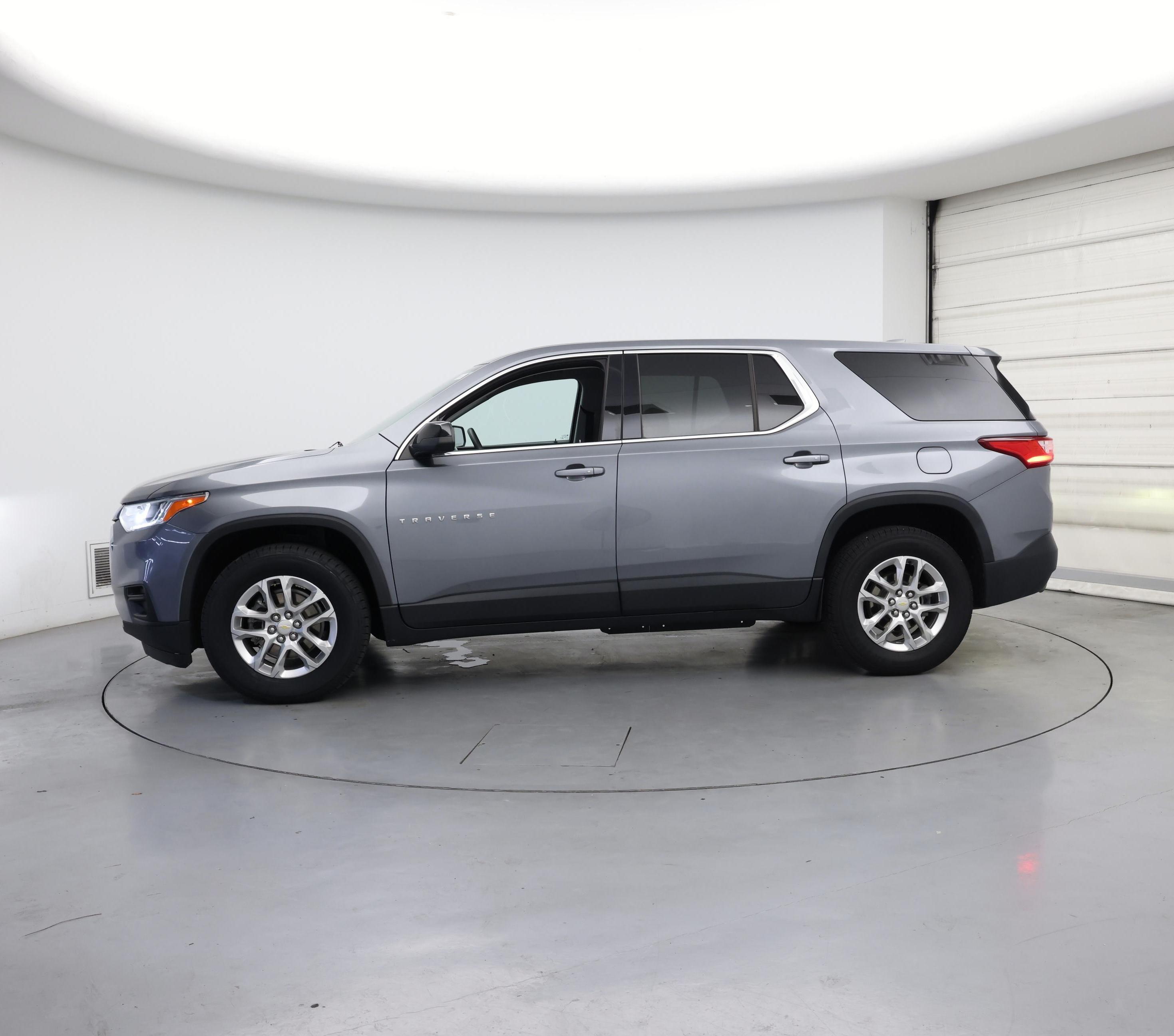 Thumbnail: 2021 Chevrolet Traverse - 3
