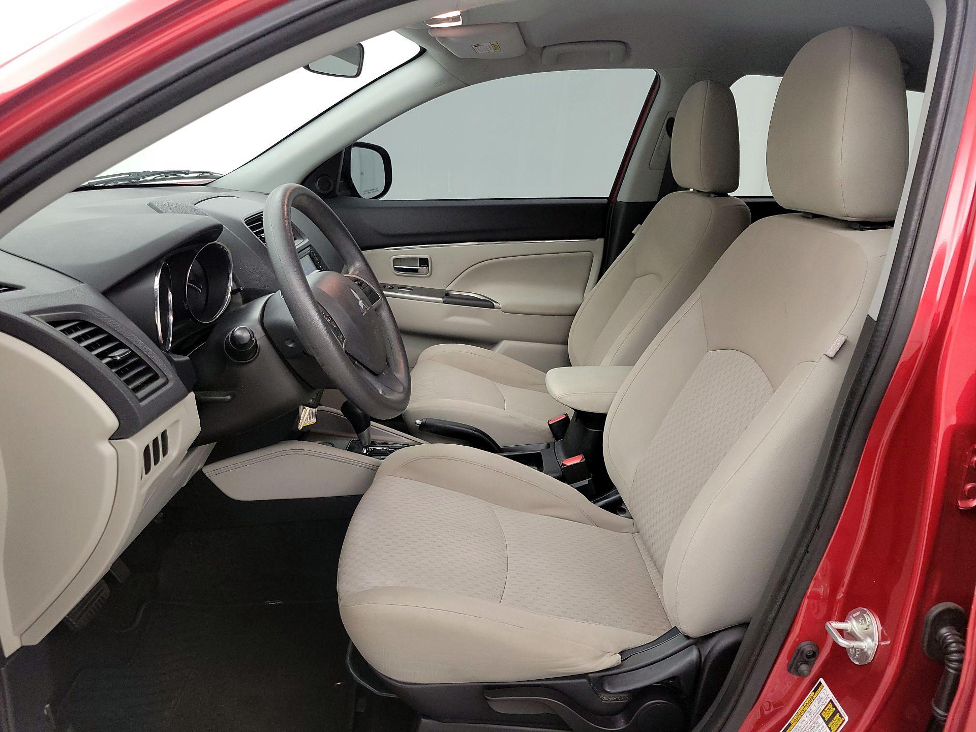 Thumbnail: 2019 Mitsubishi Outlander Sport - 11