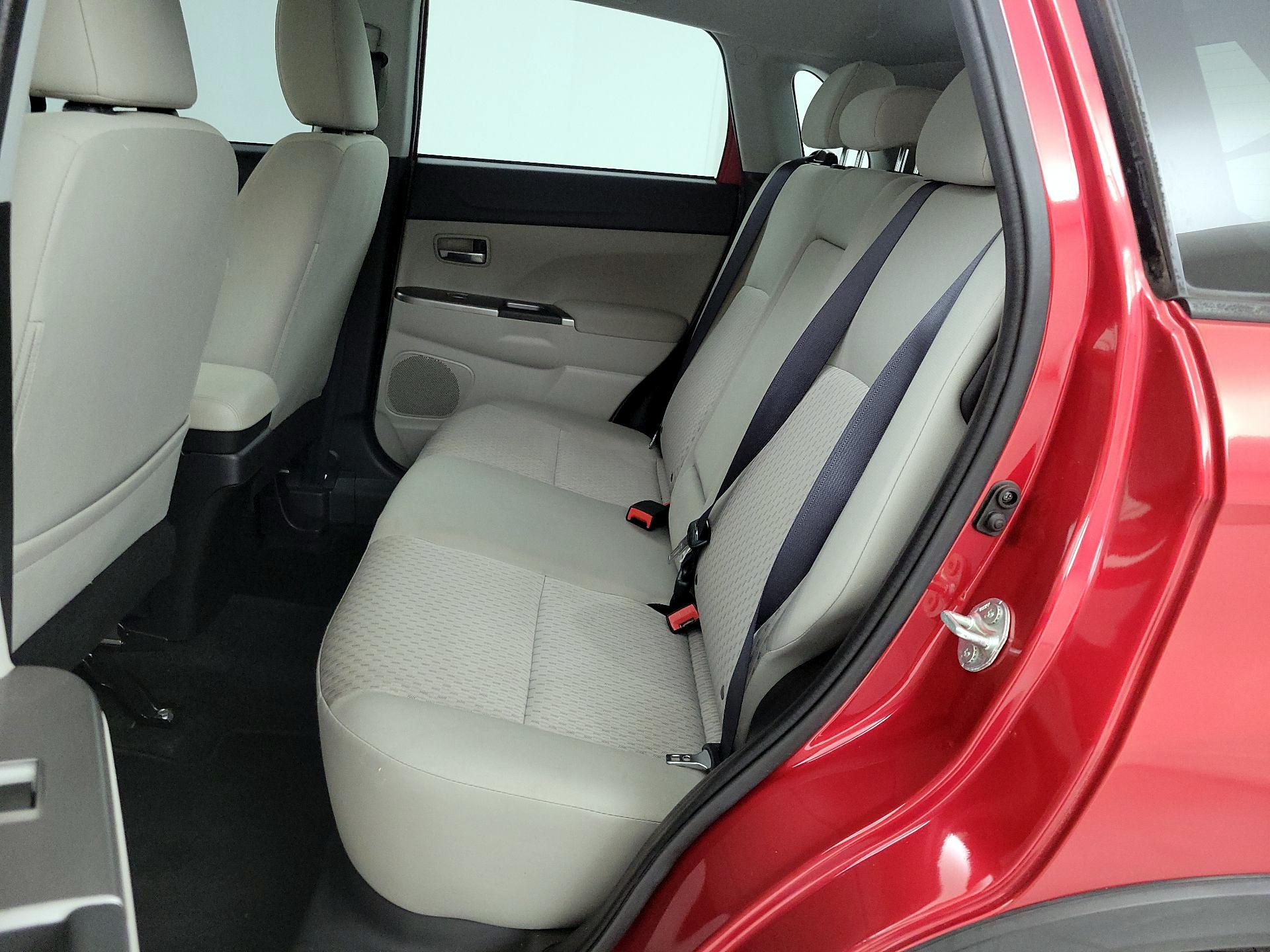 Thumbnail: 2019 Mitsubishi Outlander Sport - 18