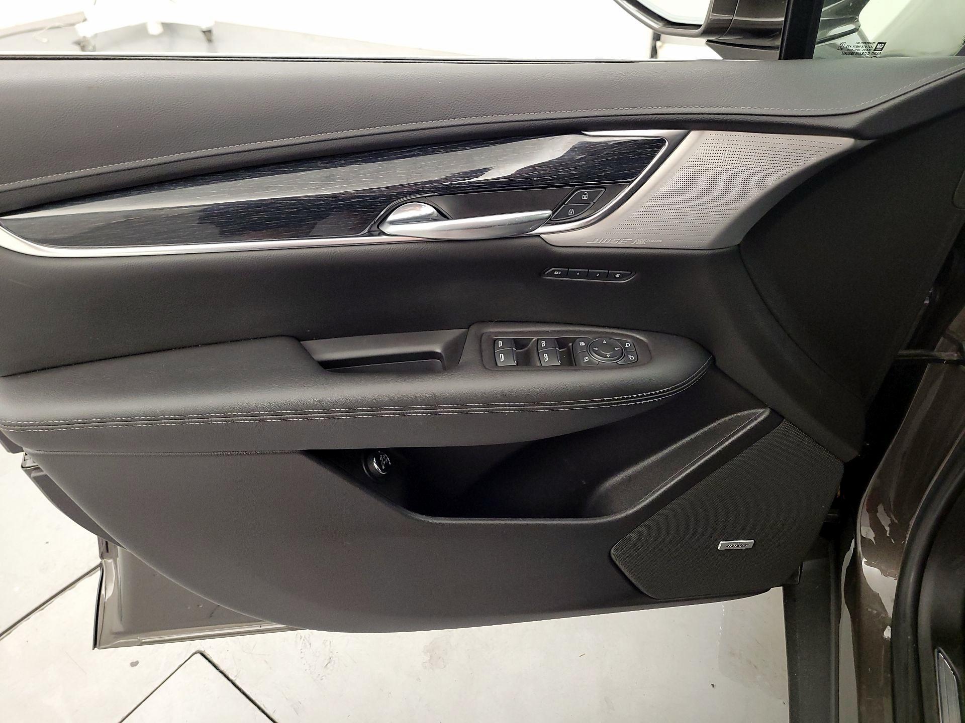 Thumbnail: 2020 Cadillac XT5 - 12