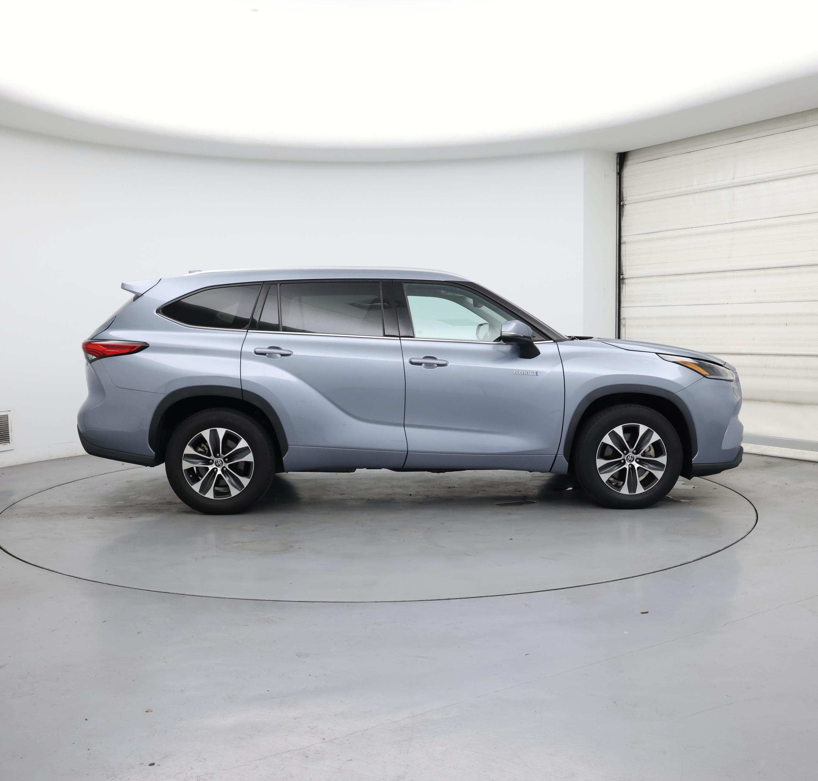 Thumbnail: 2021 Toyota Highlander - 7