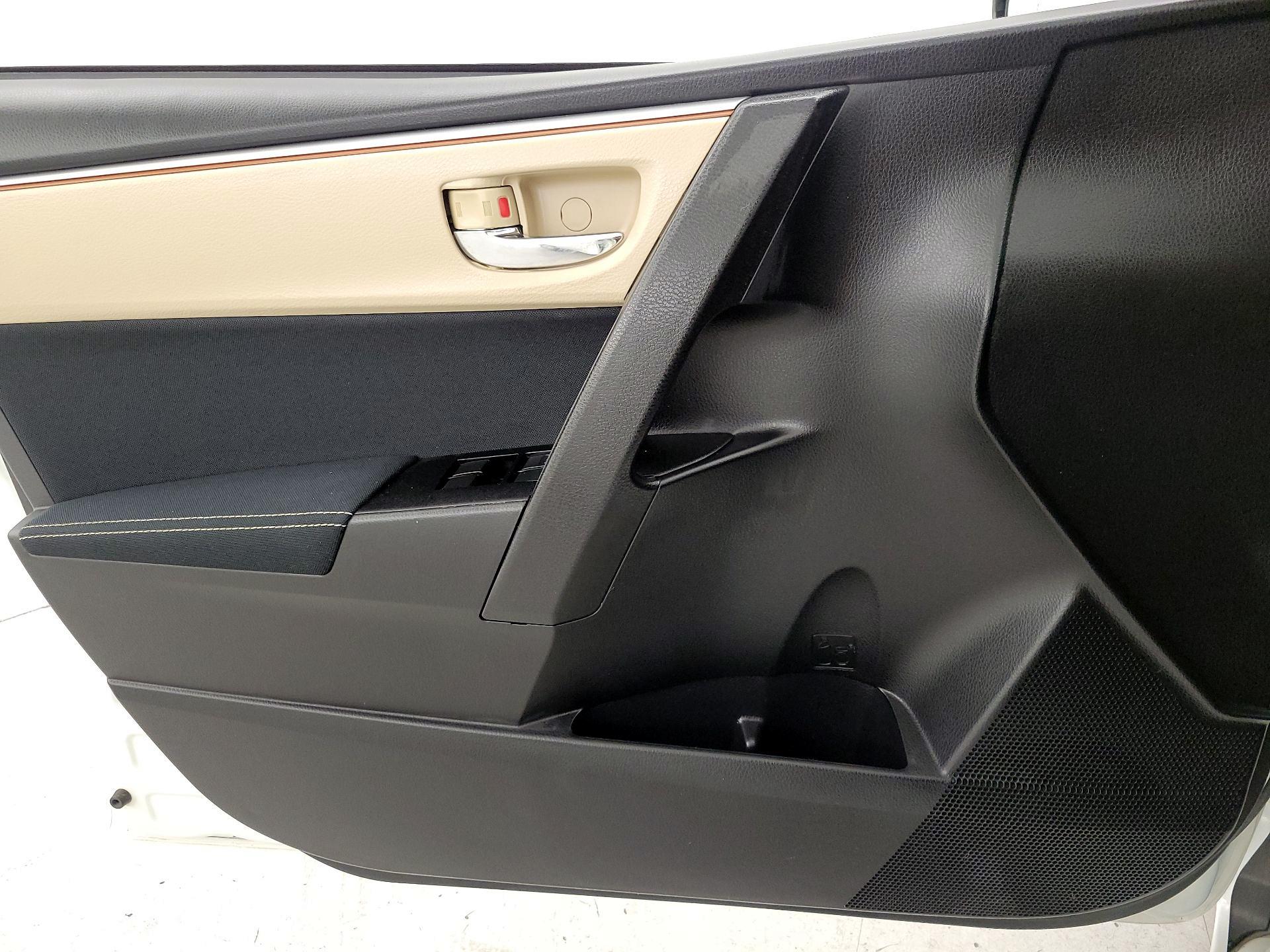 Thumbnail: 2015 Toyota Corolla - 12