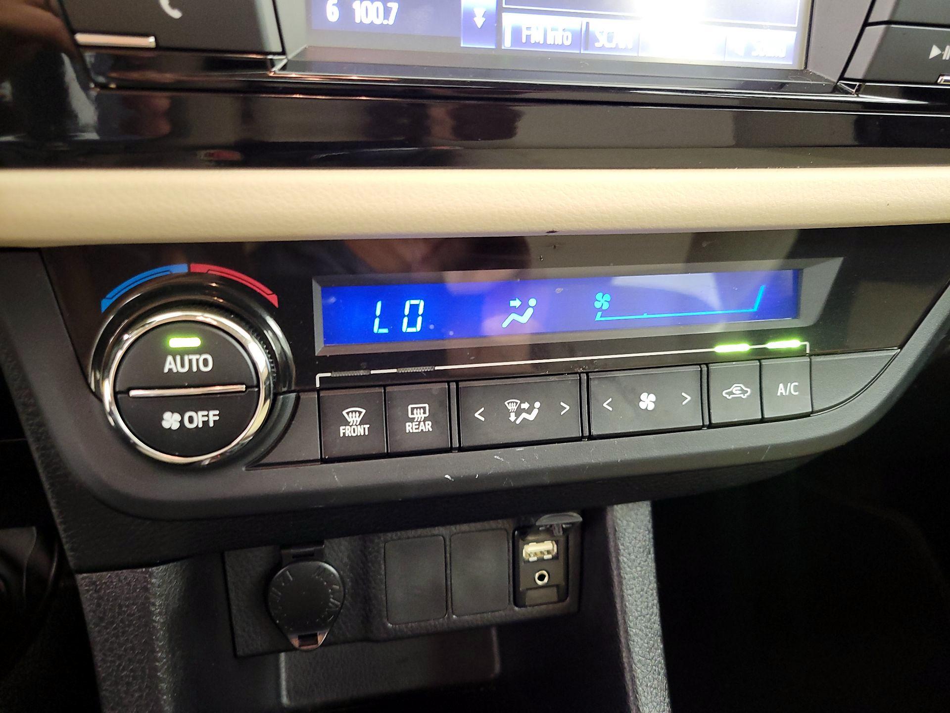 Thumbnail: 2015 Toyota Corolla - 16
