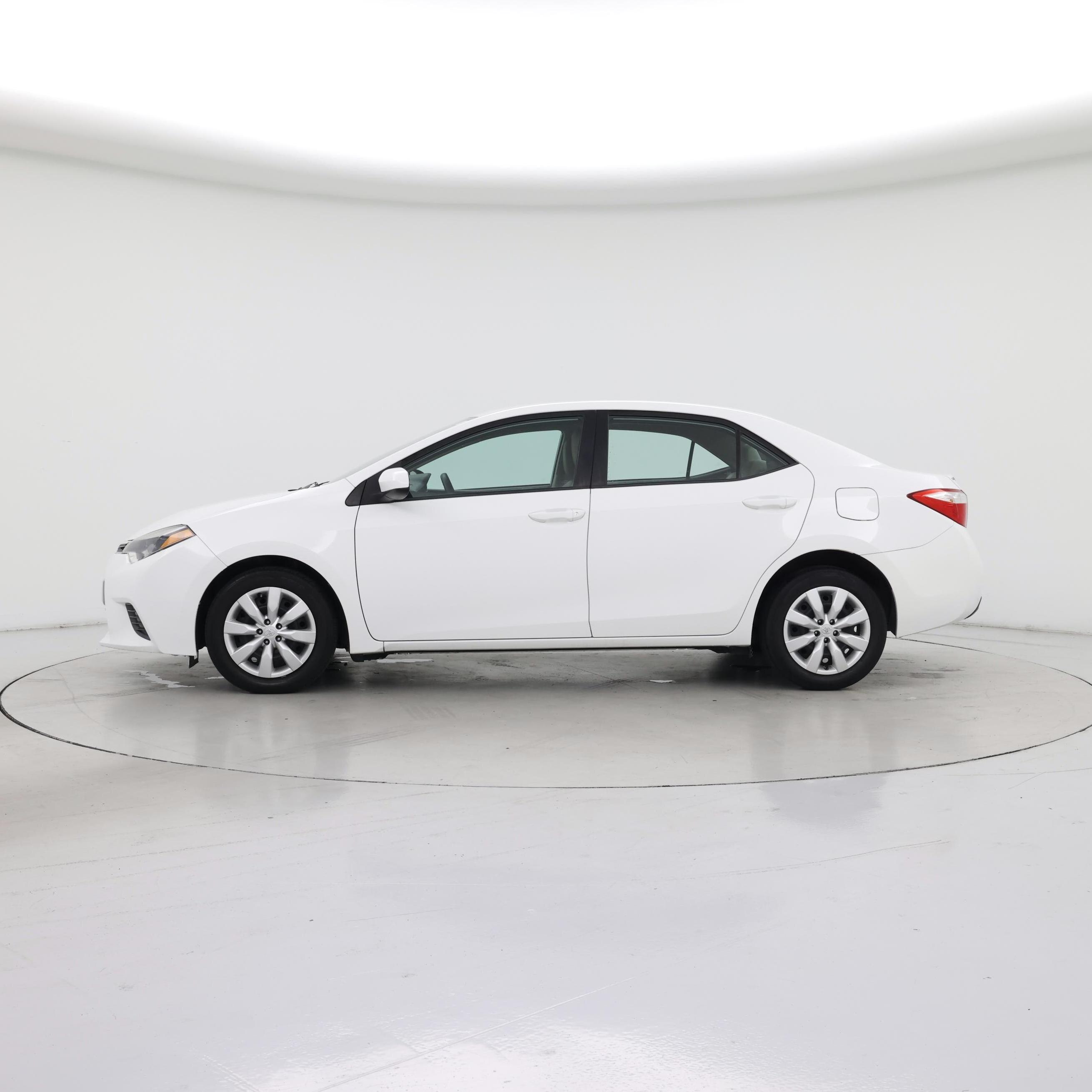 Thumbnail: 2015 Toyota Corolla - 3