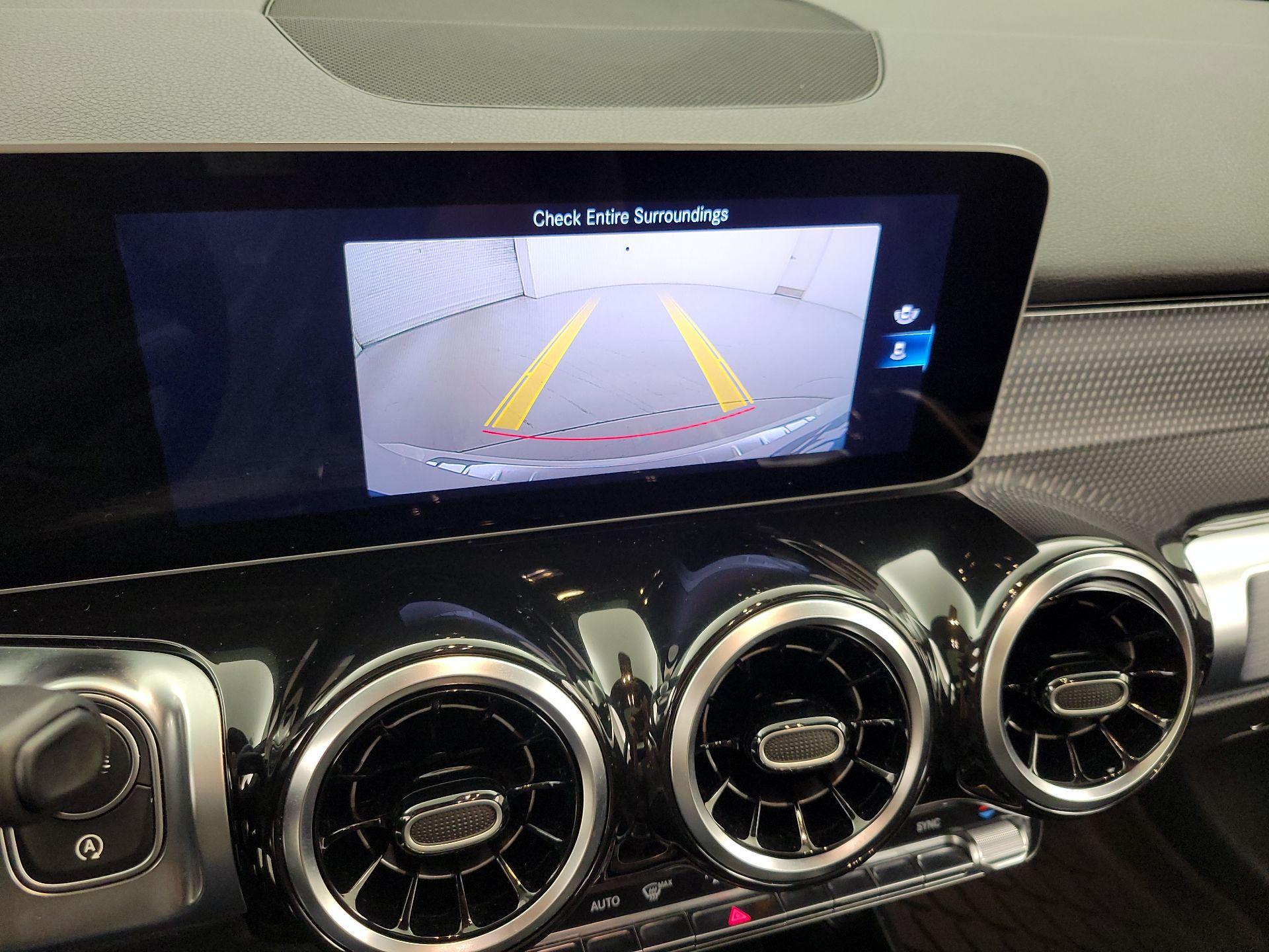 Thumbnail: 2021 Mercedes-Benz GLB - 14