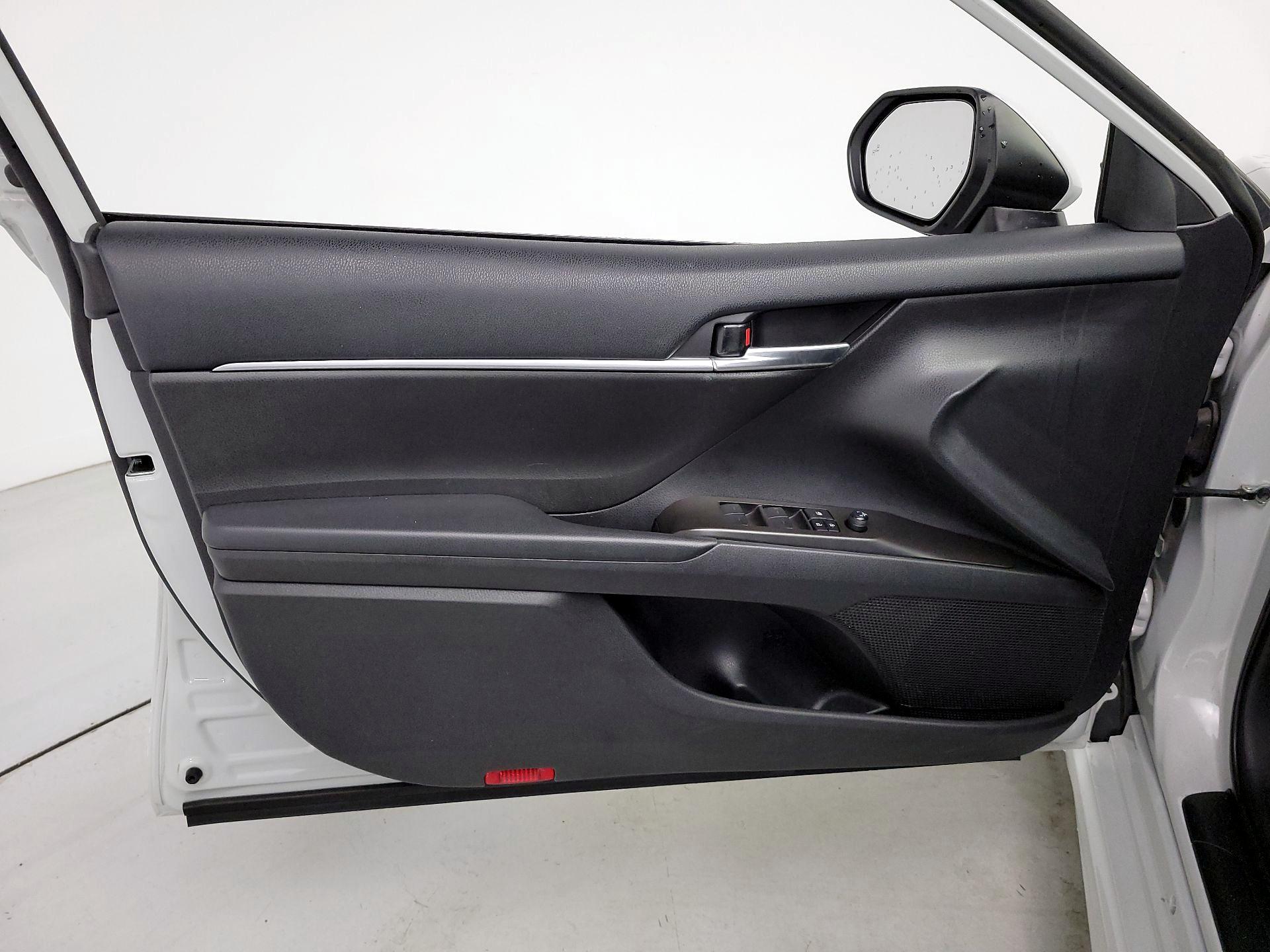 Thumbnail: 2023 Toyota Camry - 12